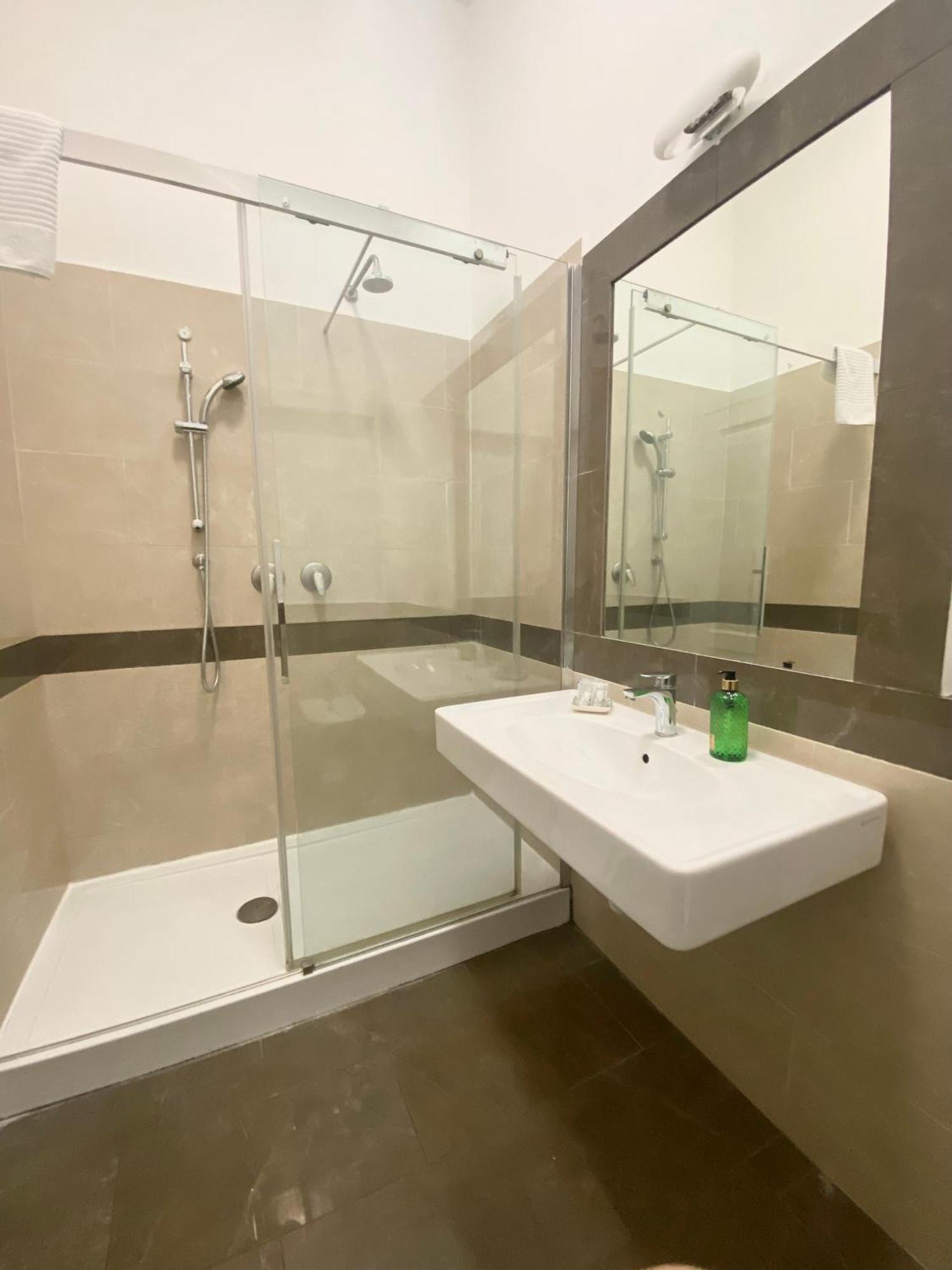 Francy Guest house