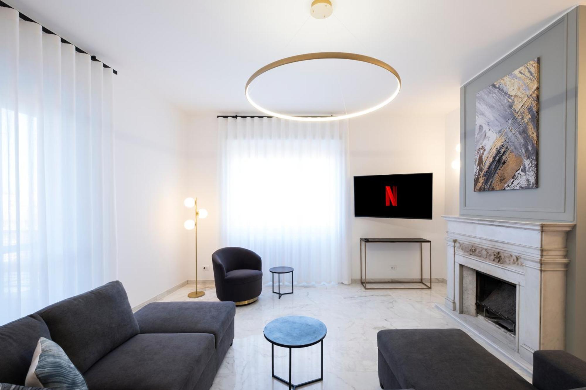 Savoia Luxury Penthouse Apartment Rome