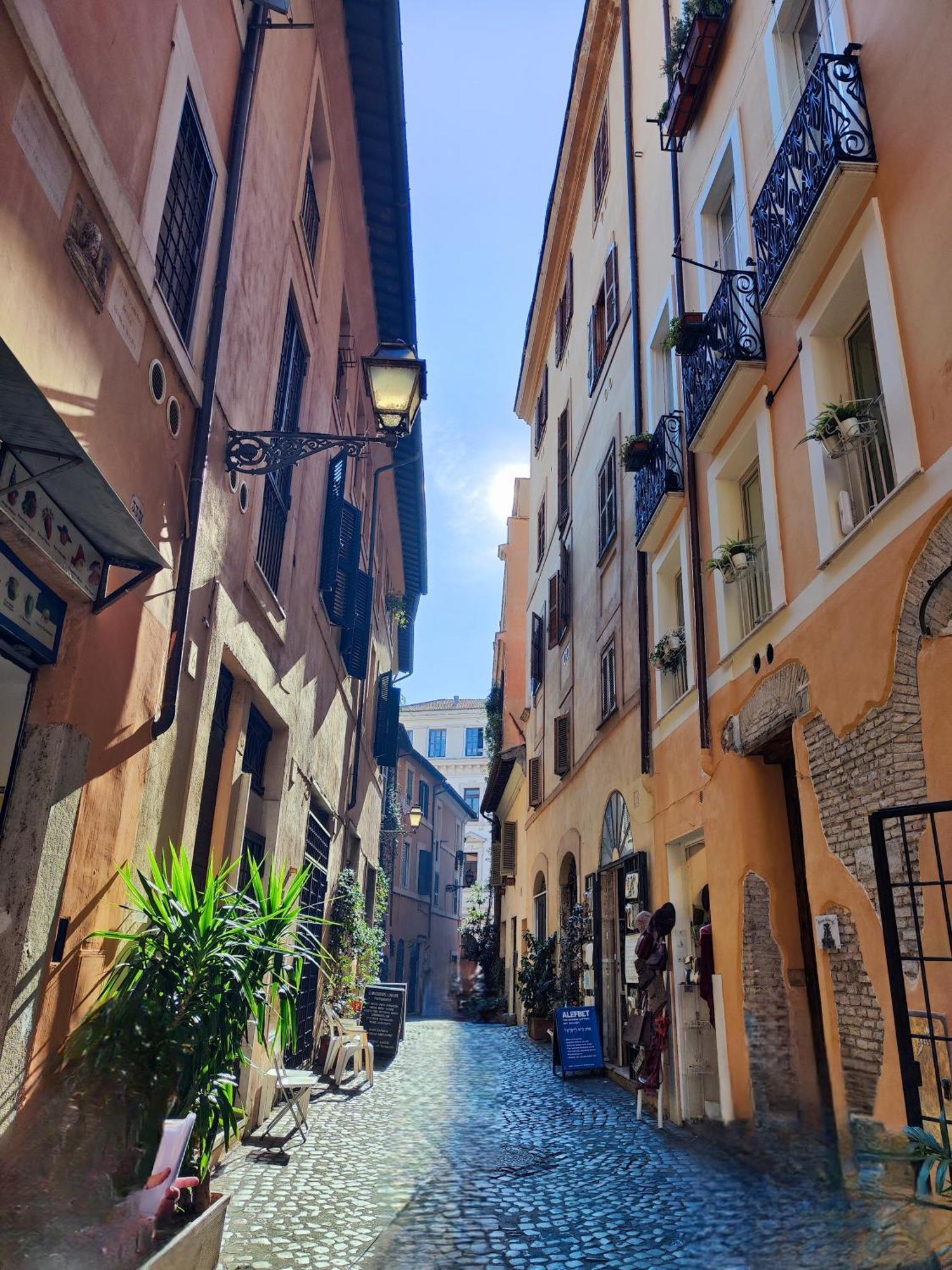 R22 * Rome