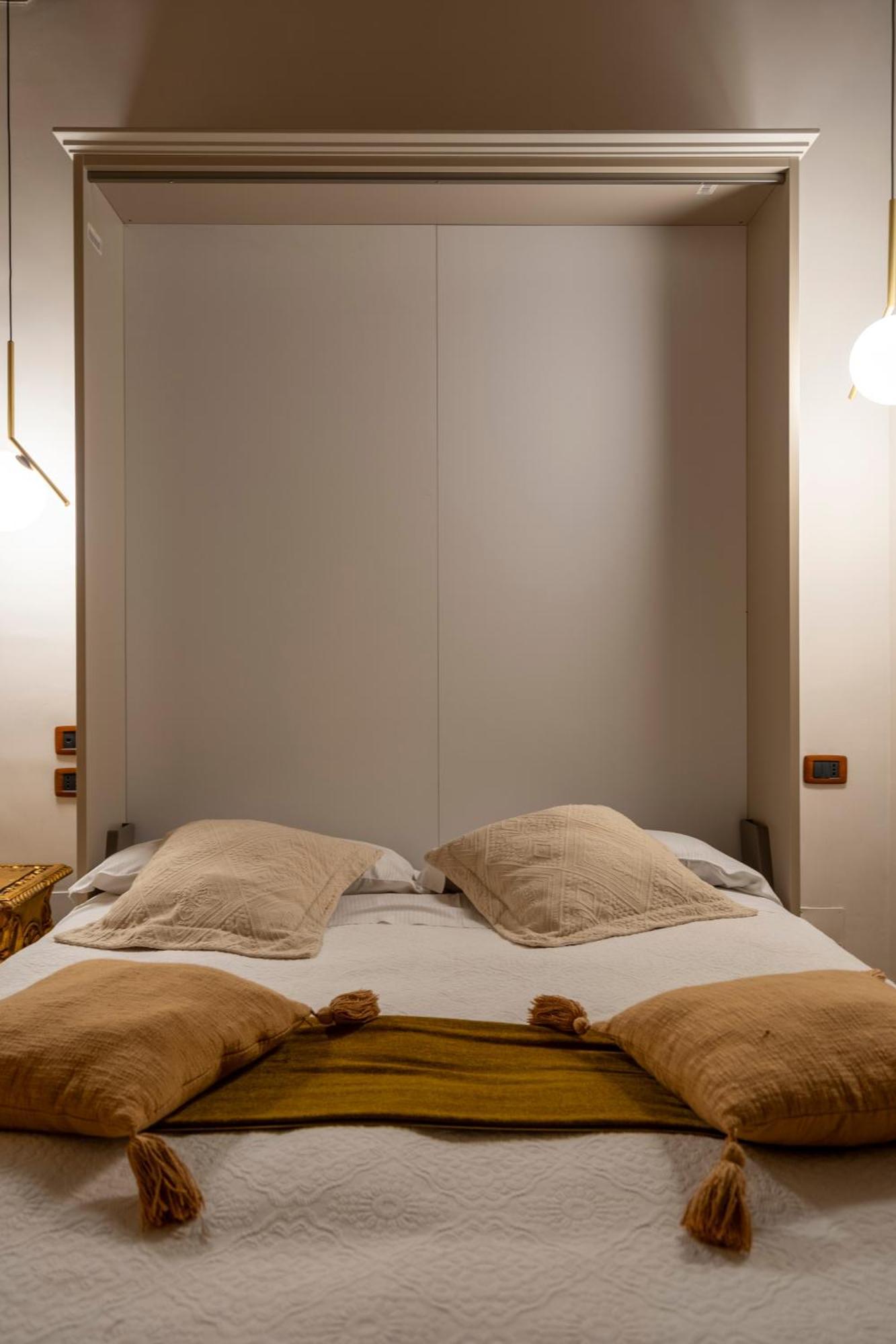 Condotti 2* Roma