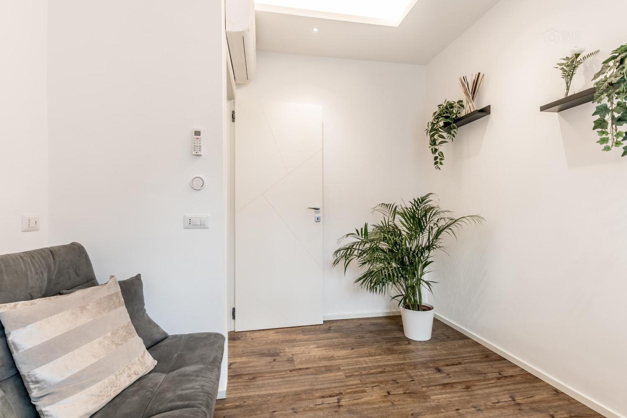 Loungefloor Metro A Netflix & Wi-fi Apartment *