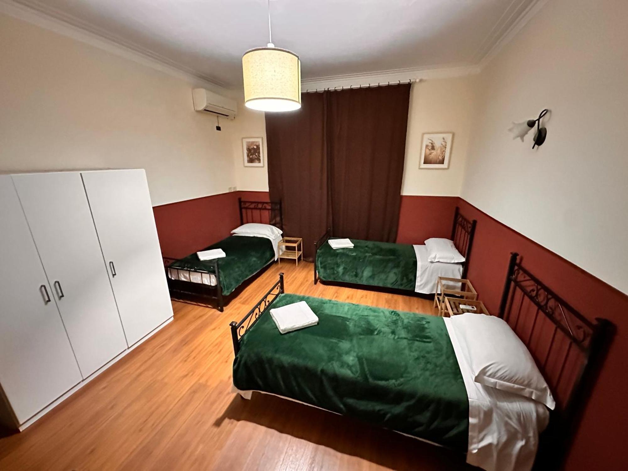 Hostel Pardis *