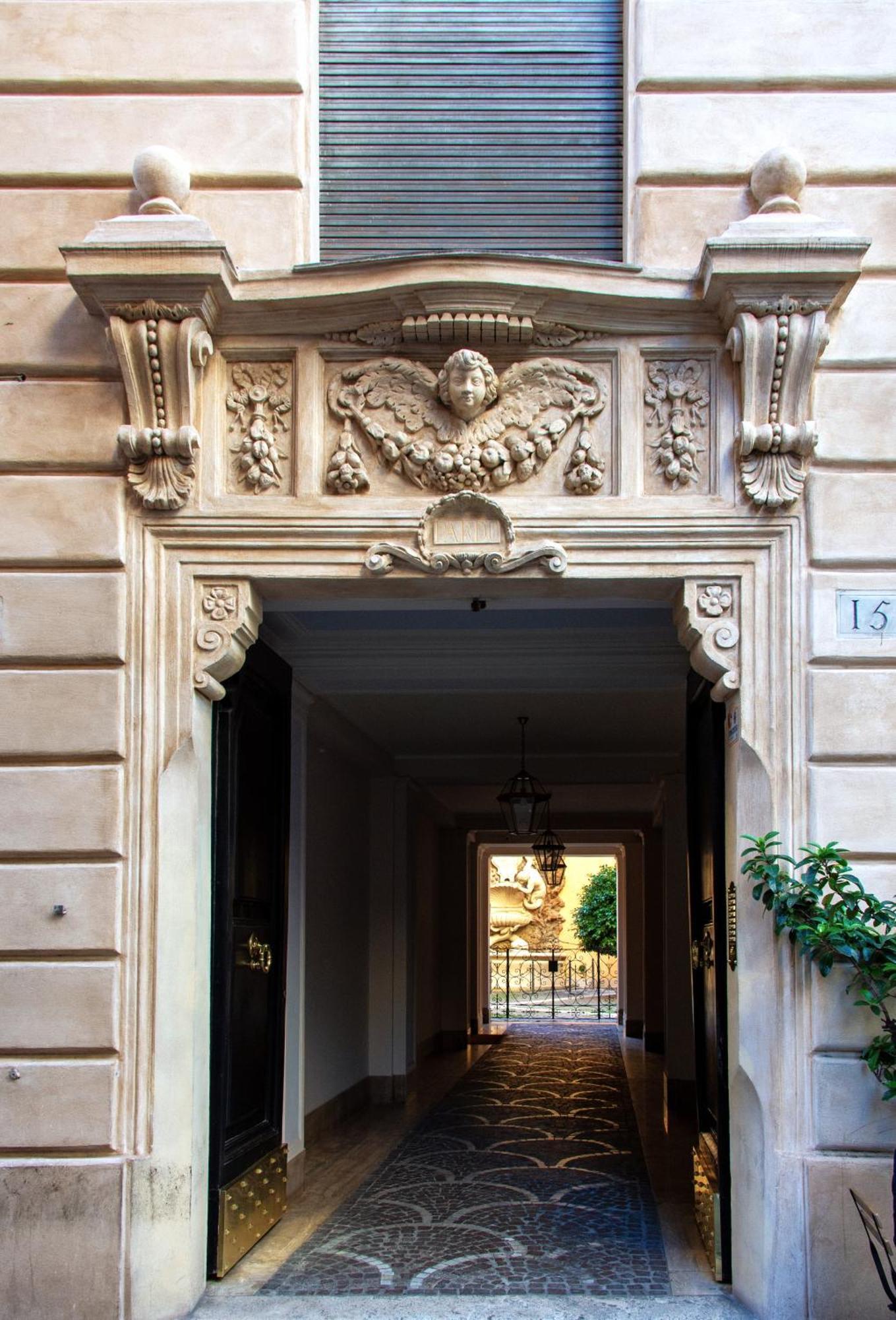 Bernini Stay, Next To Trevi Fountain * Roma