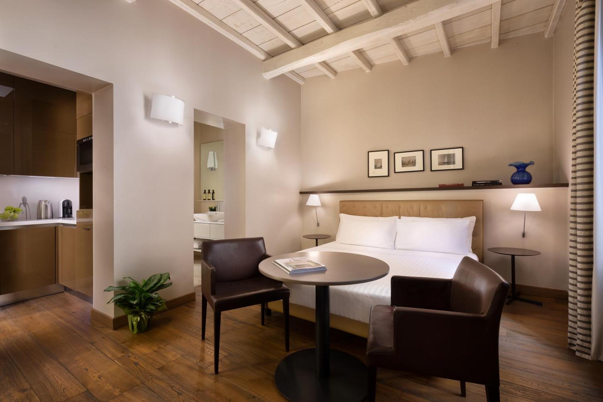 Palazzo Scanderbeg 4* Rome