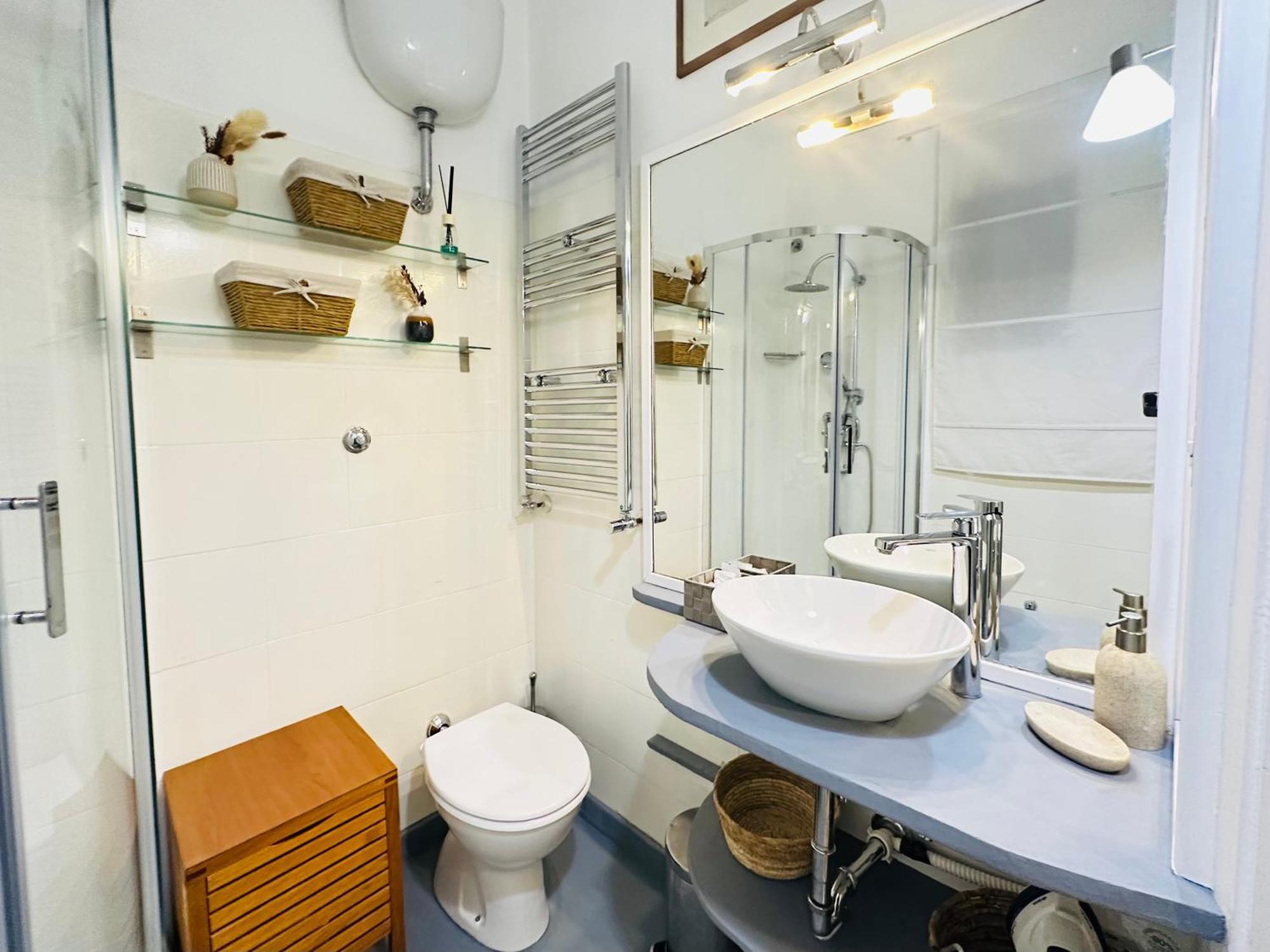 Elegant Two Bedroom Apartment-colosseum Roma