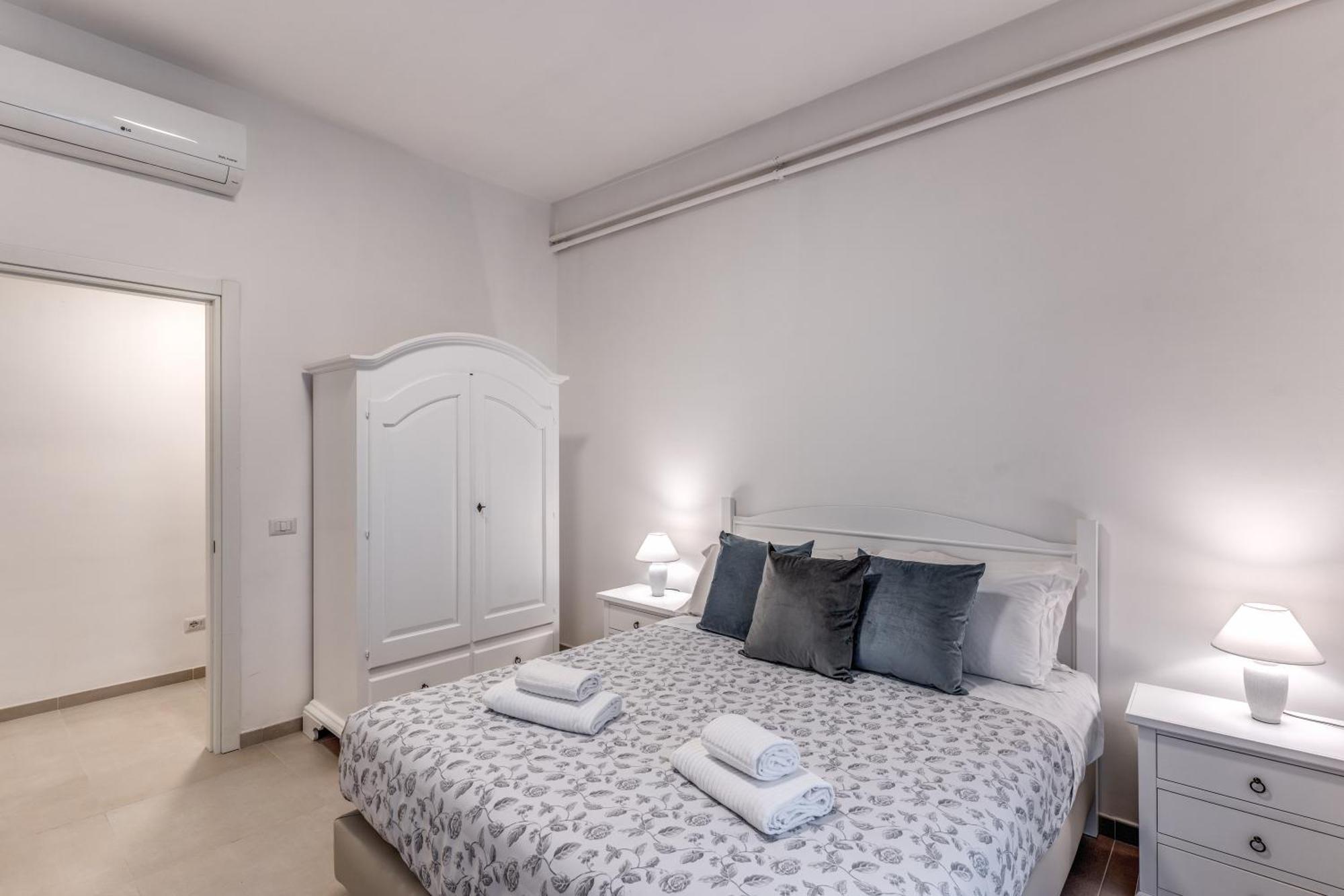 Pmt Apartment *