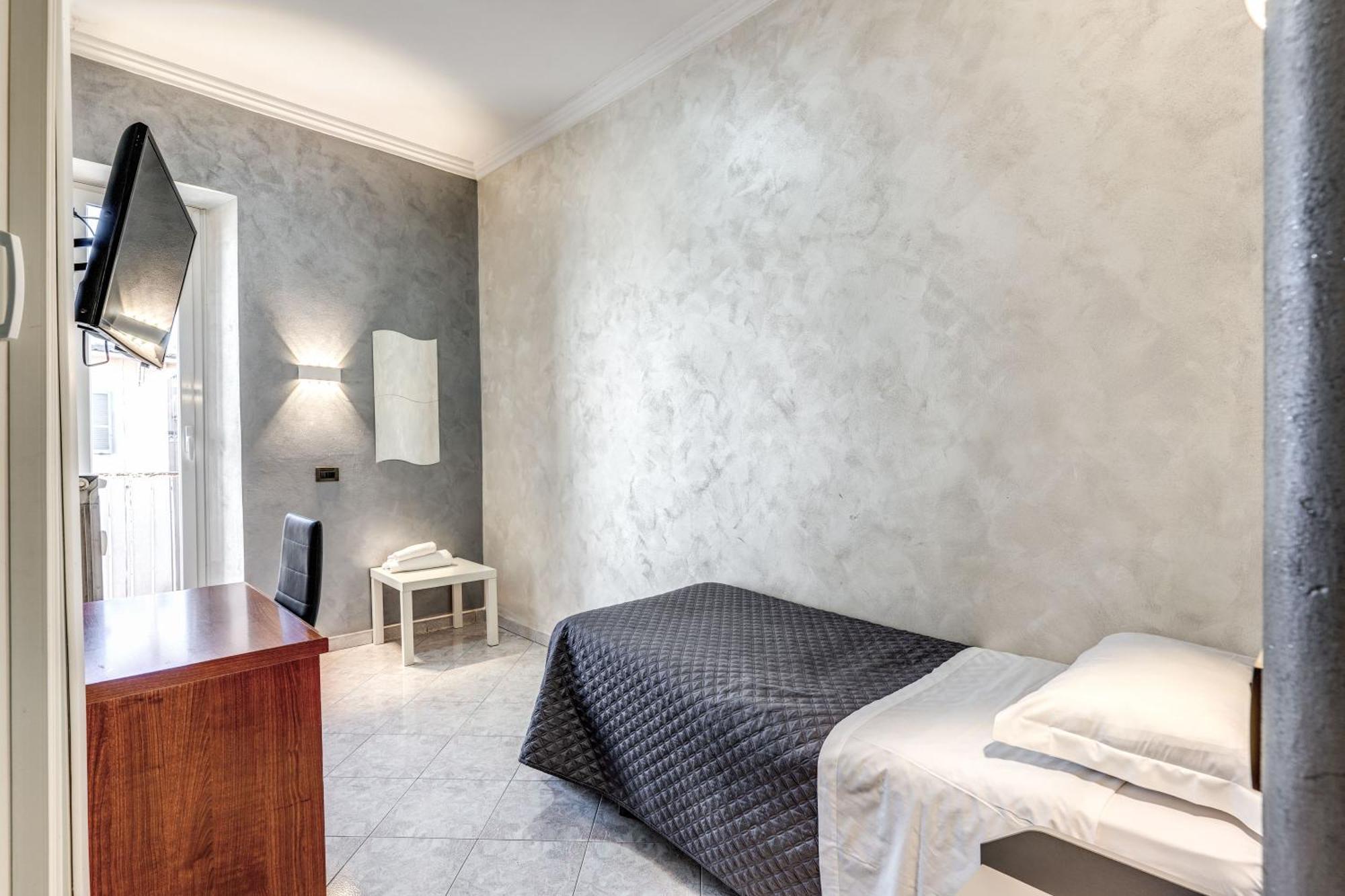 Family House Hotel *