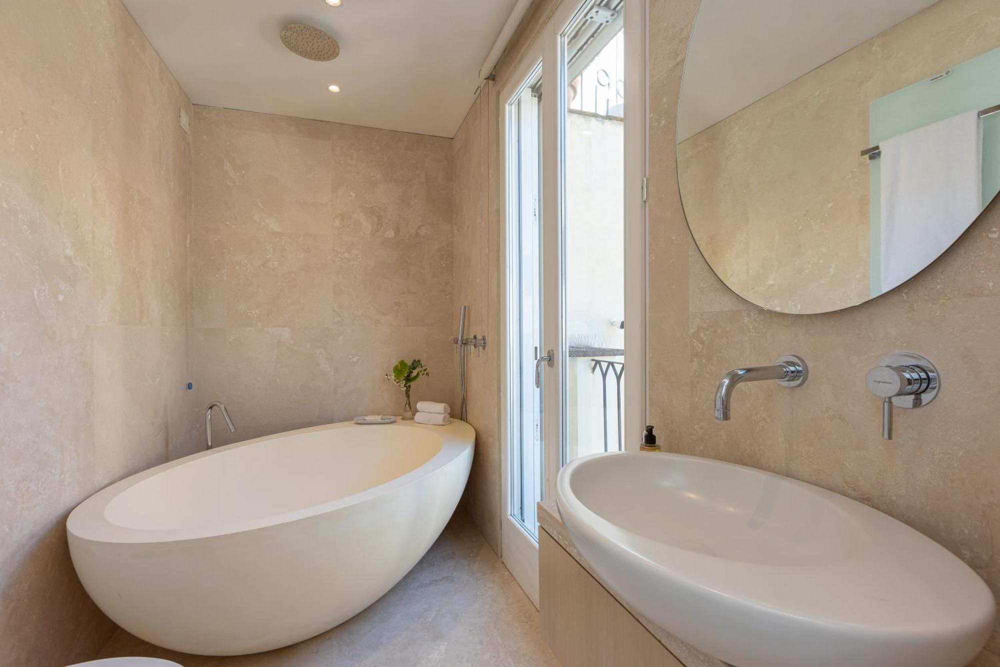 Amazing 3 Levels Penthouse Piazza Venezia Apartment