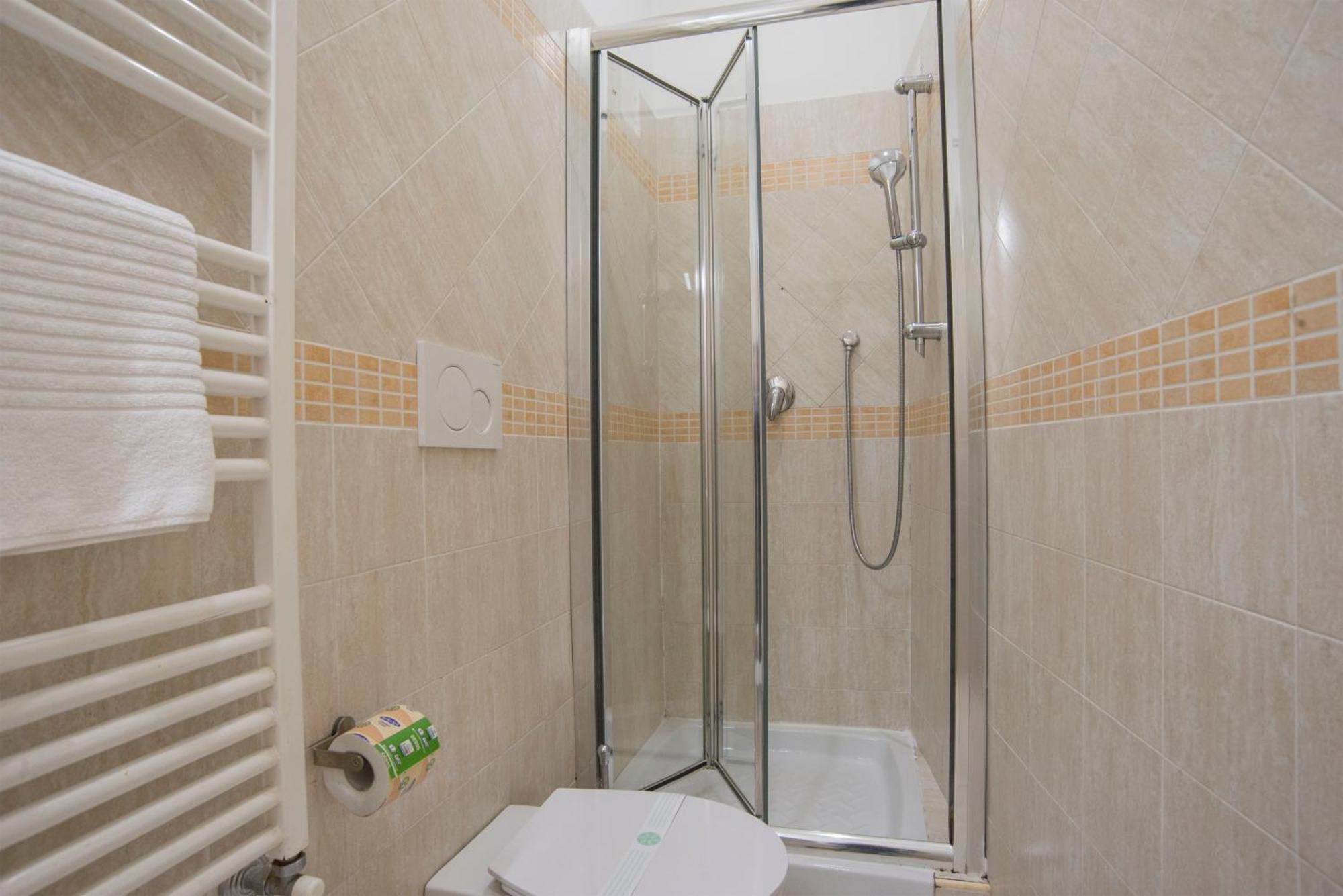 Francy Guest house *