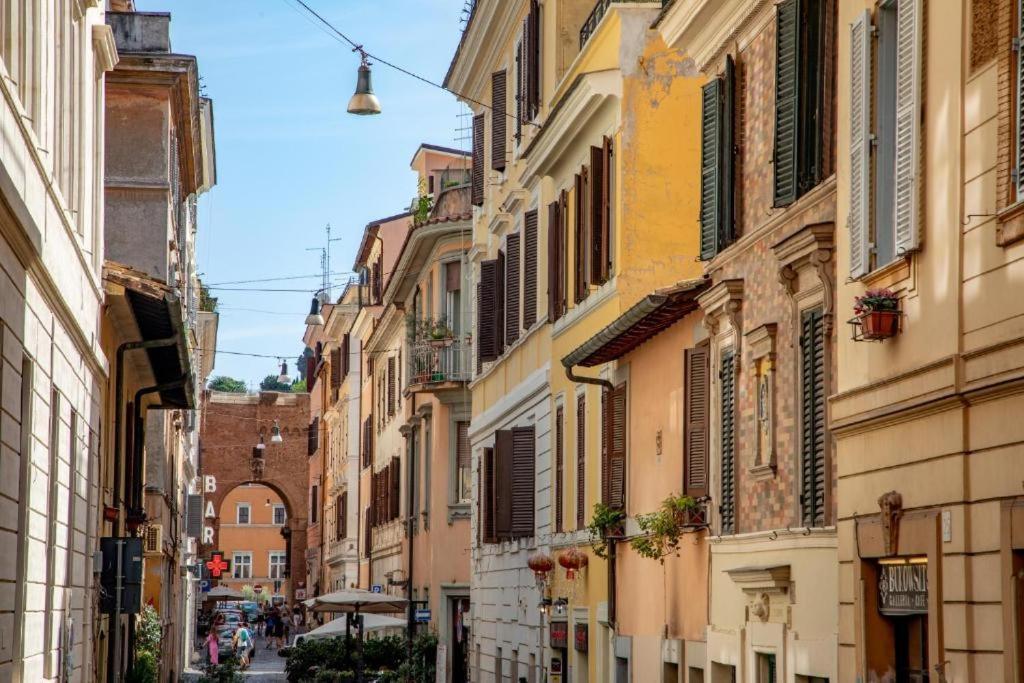 Leonard Vatican House * Rome