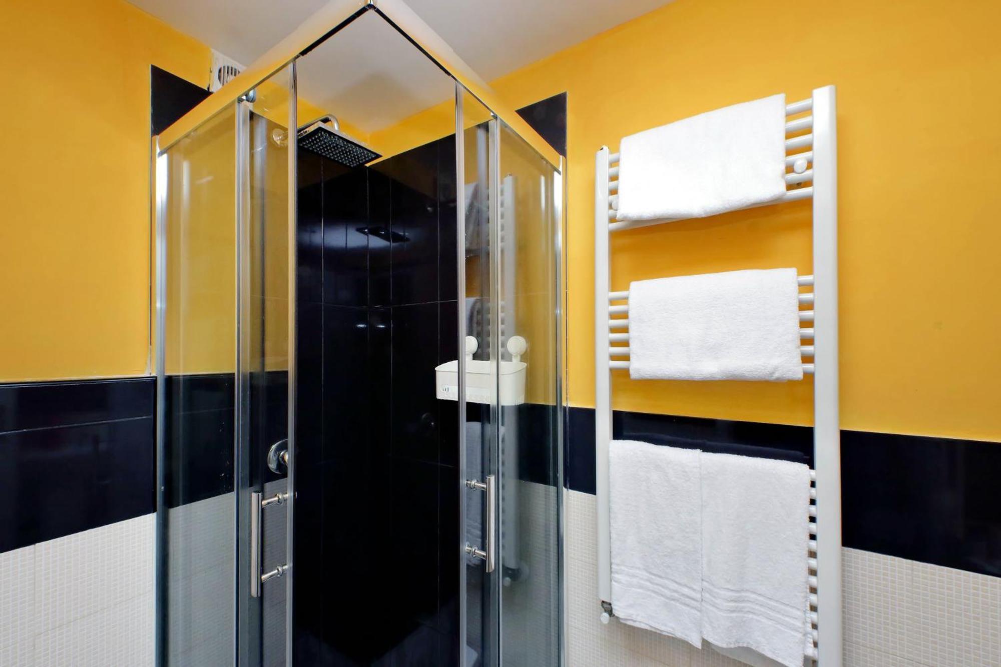 Lhg Comfy Guest house 2*