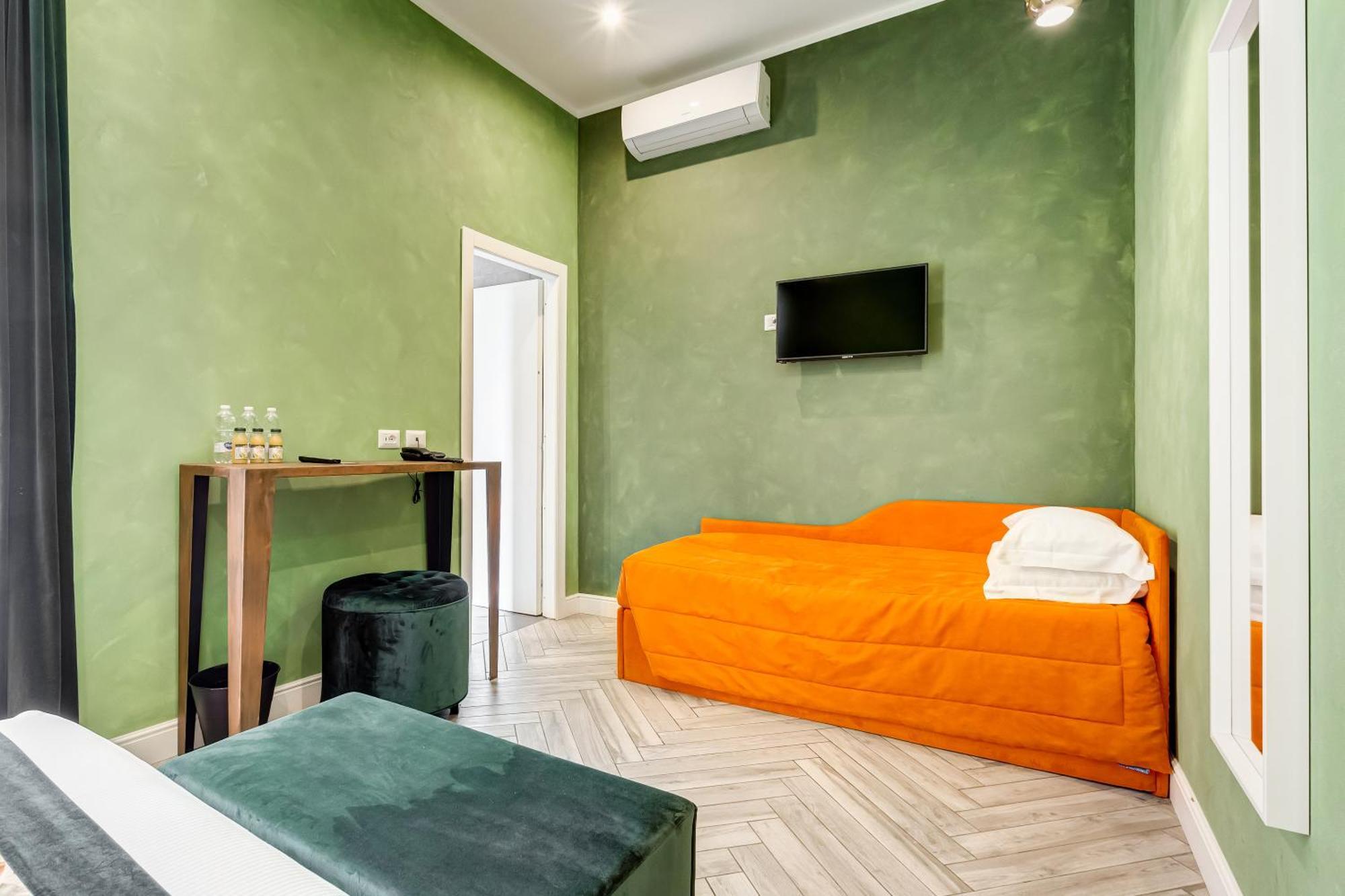Ripetta Luxurious