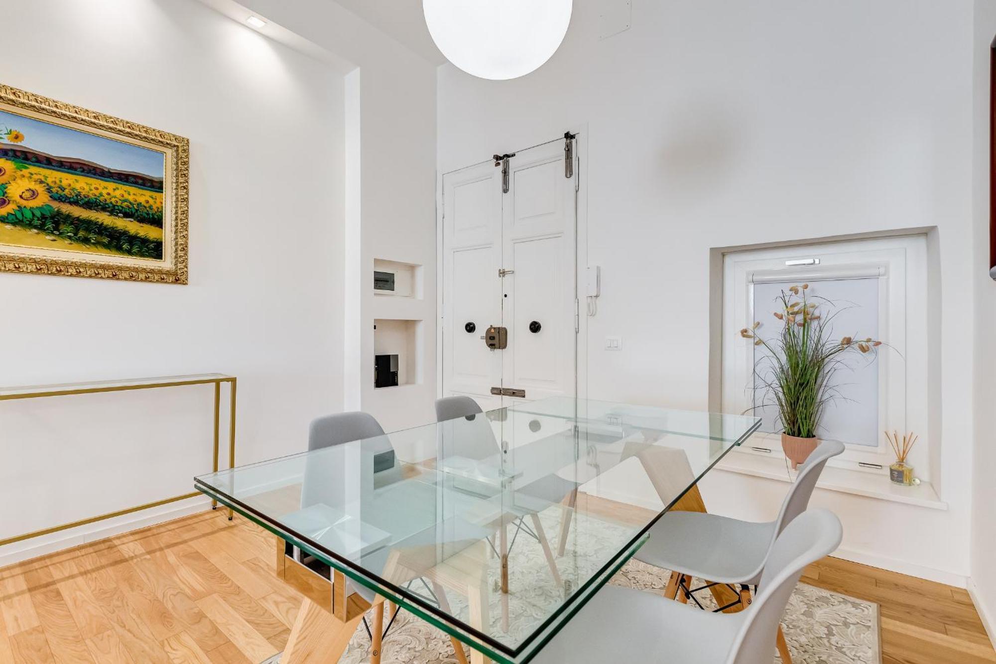 Opera Exclusive House By Premium Collection