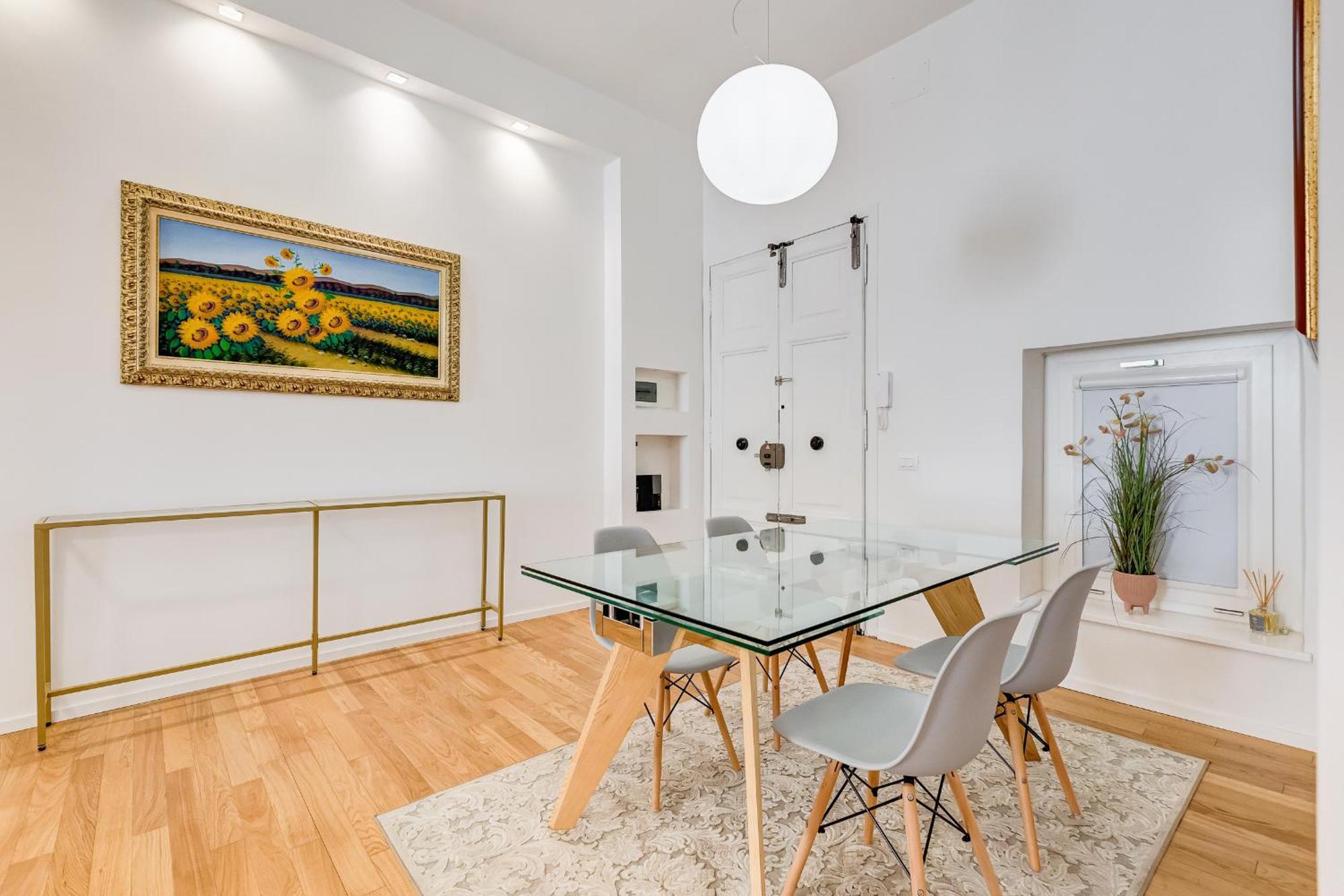 Opera Exclusive House By Premium Collection *