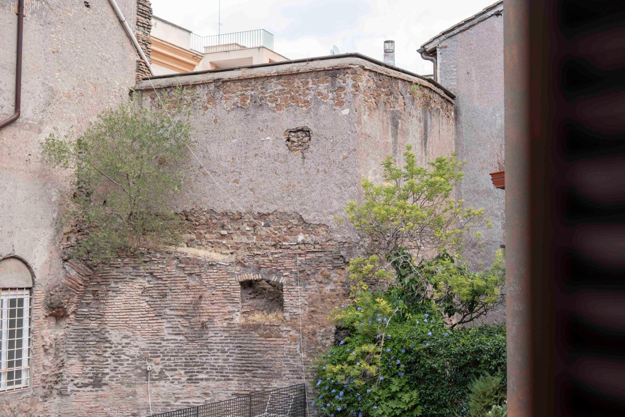 Apartment Ciambella Arch For 6 People @largo Argentina Rome