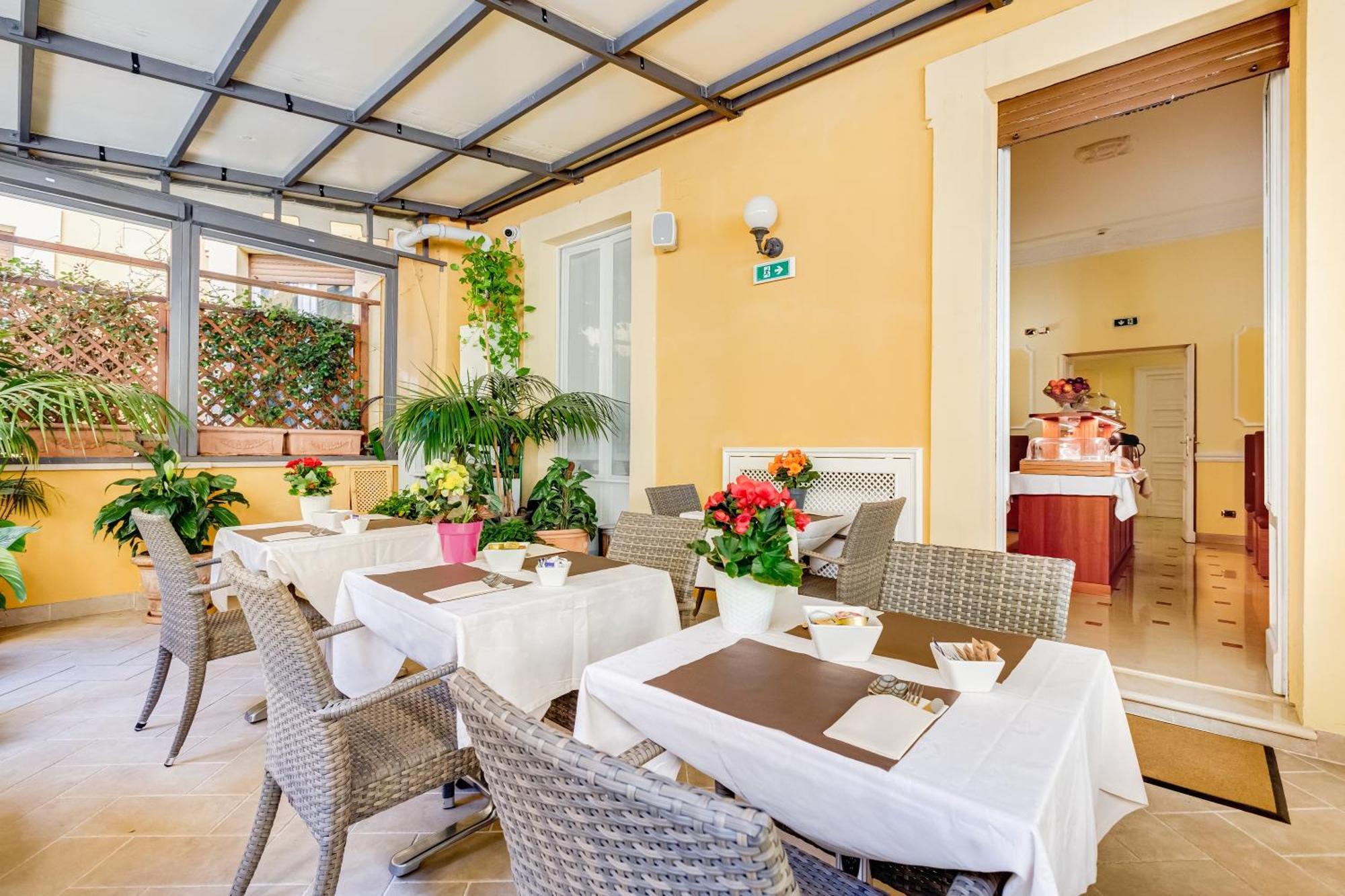 Hotel Cellini 3*