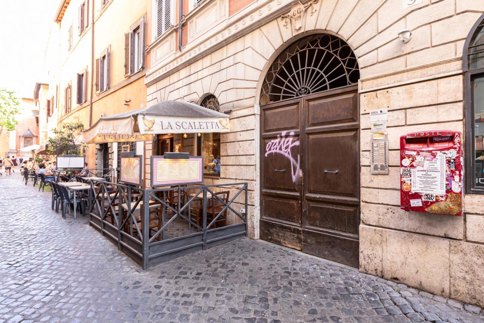 Red Heart In Trastevere - Collection * Roma