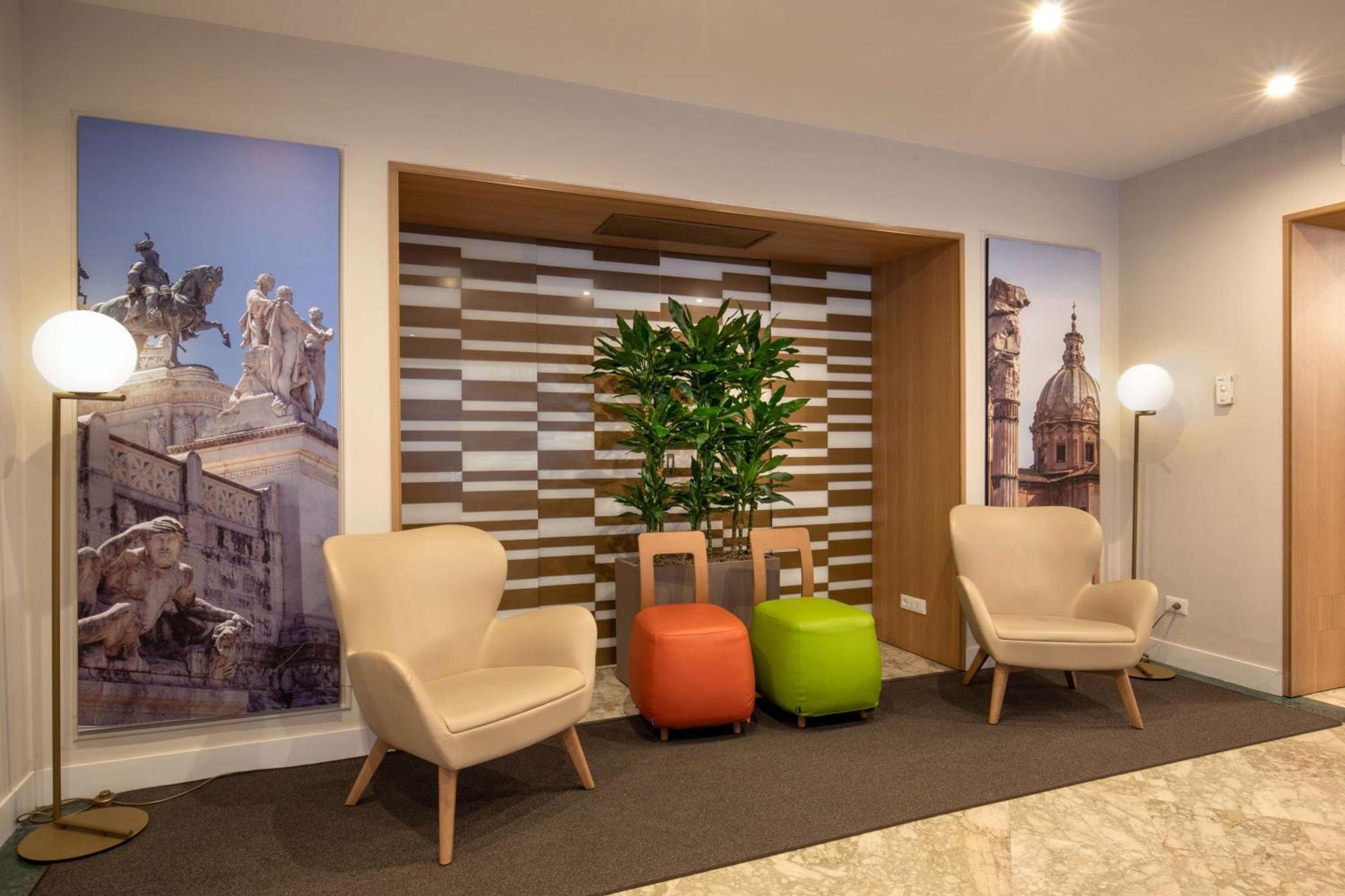 Cosmopolita Rome, Tapestry Collection By Hilton Rome