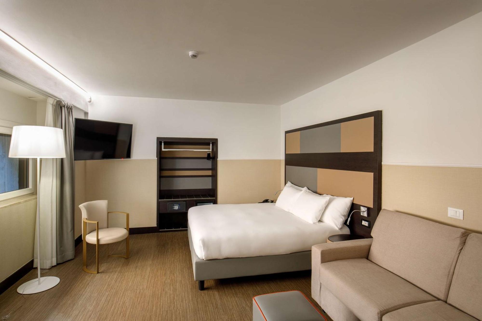 Hotel Cosmopolita Rome, Tapestry Collection By Hilton 4*