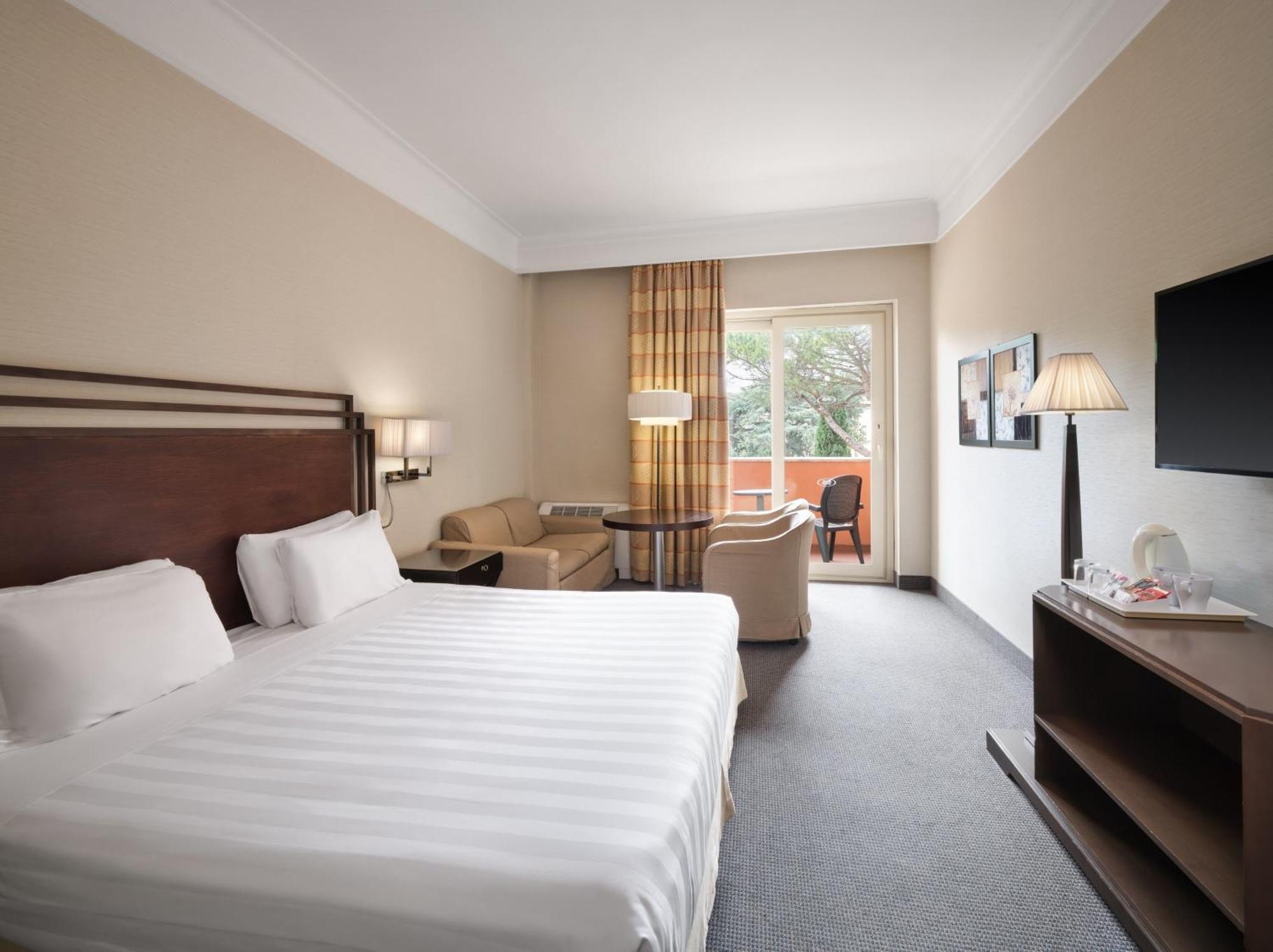 Hotel Crowne Plaza St. Peter's By Ihg 4*