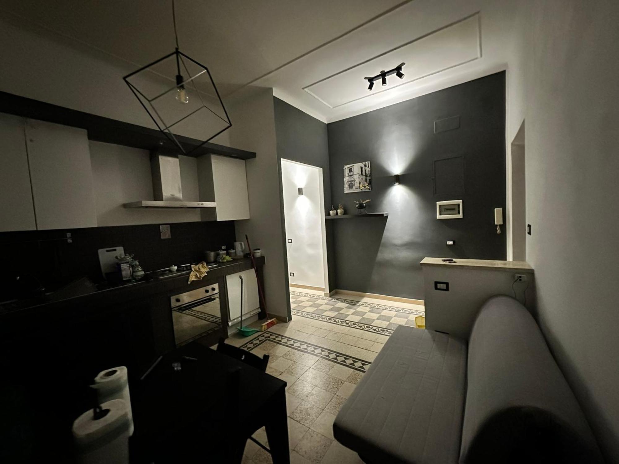 Jef Vaticano, Apartment *