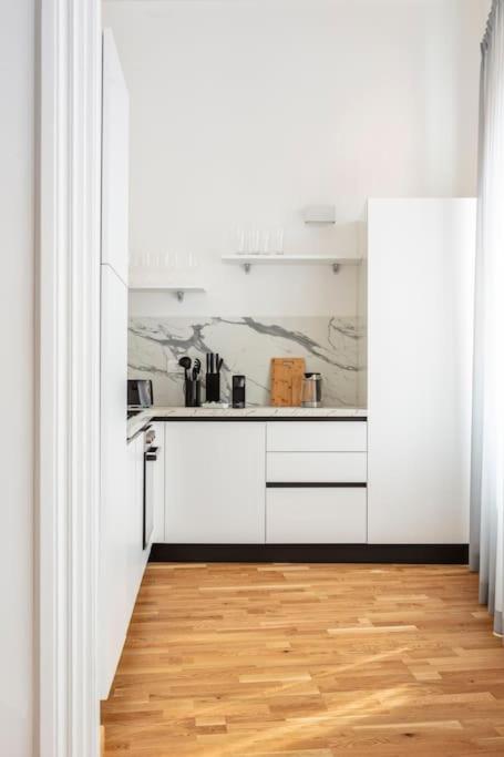 Apartment Sjr Luxury Trevi Fountain Rome