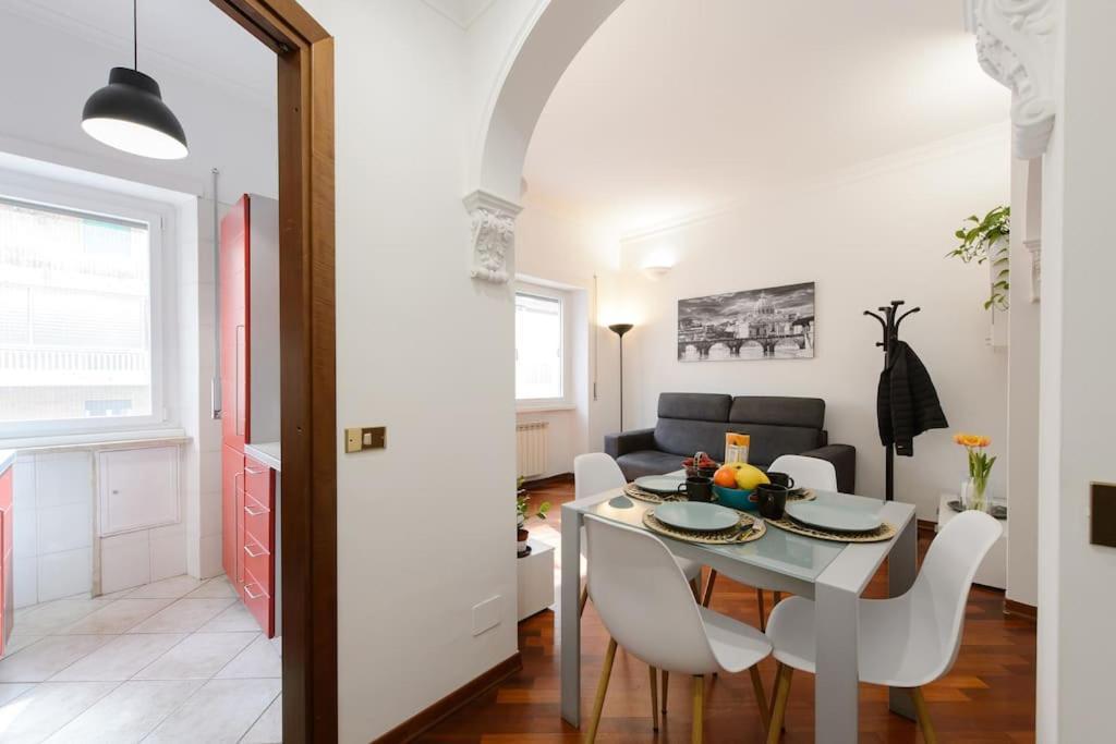 Vatican House * Roma