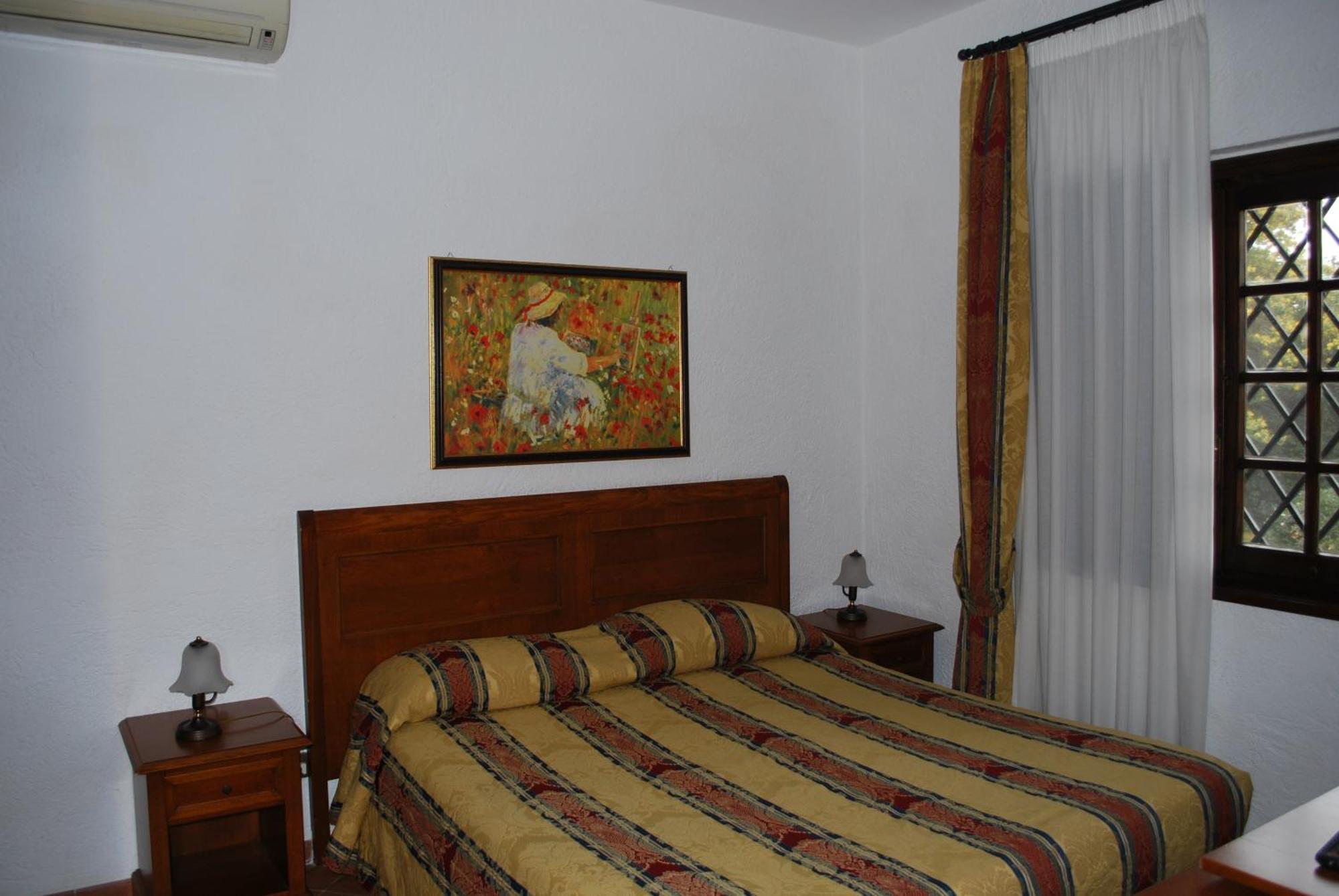 Aparthotel Casale Mostacciano 3*