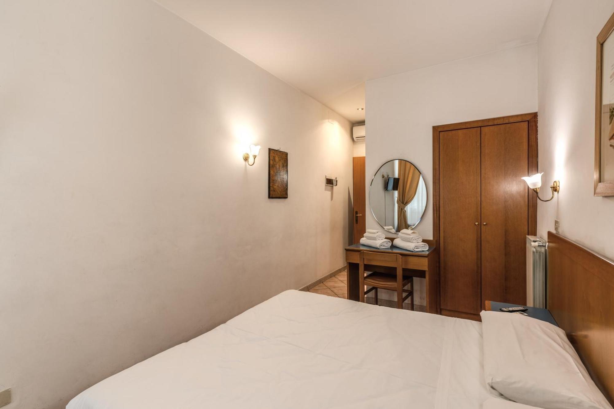 Hotel Pomezia Rome