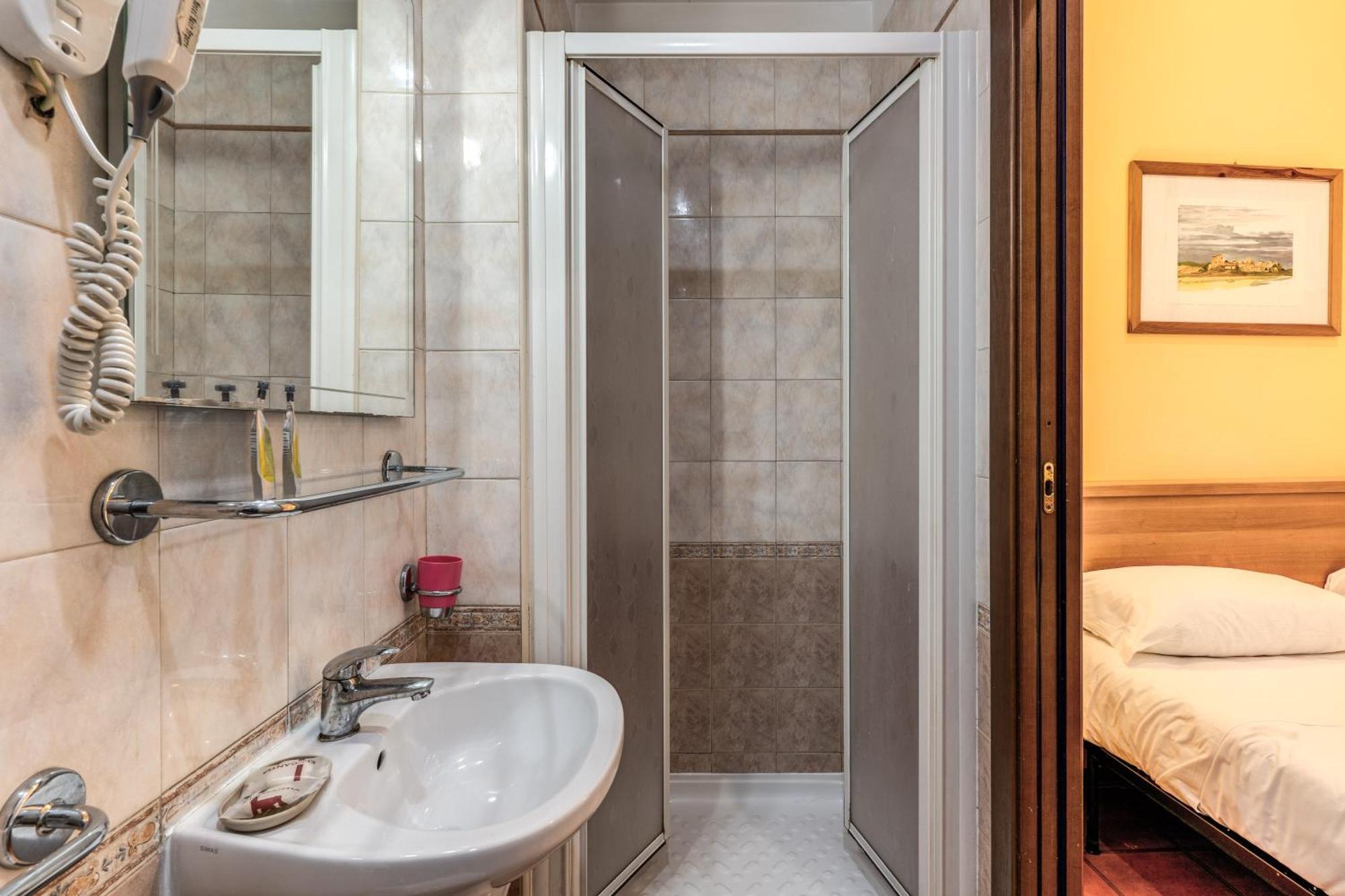 Hotel Pomezia 2*