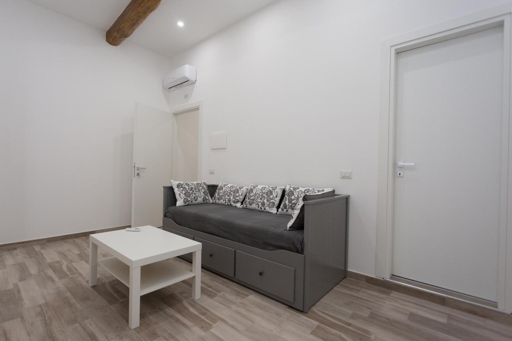 Guest house Navona 68 *