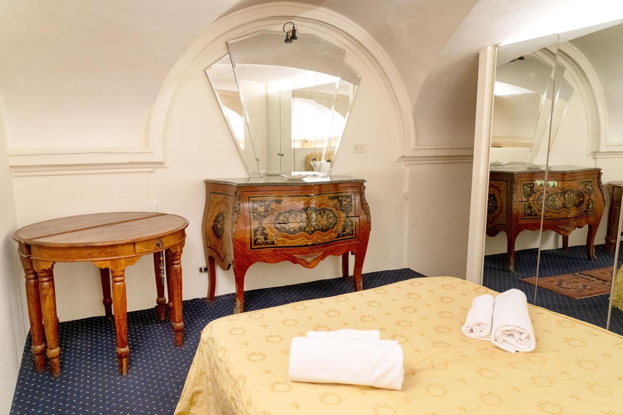 Colosseum Charming Loft - Santa Maria In Carinis Apartment Rome