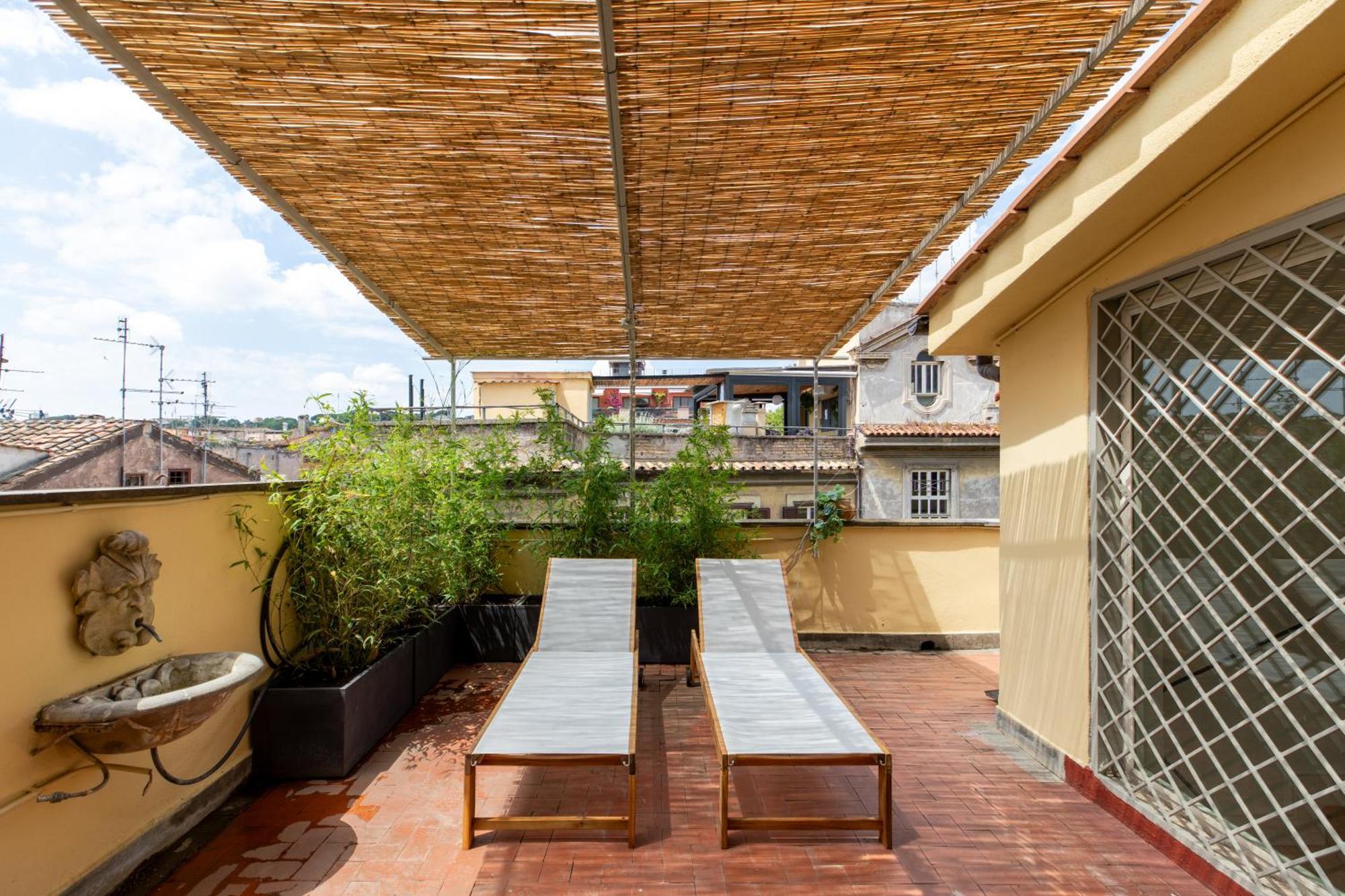 Iflat Trastevere Stylish 4 Bedroom Penthouse Apartment