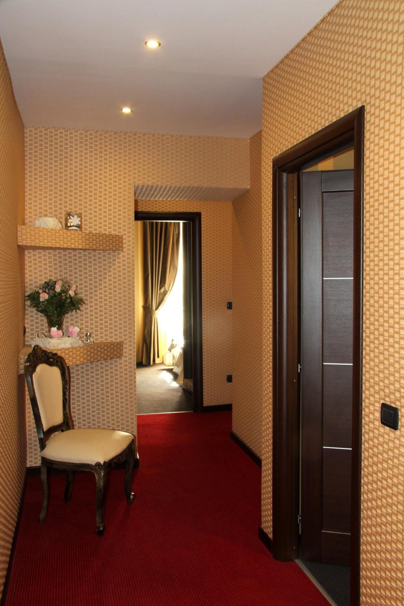 Nice Rome Holiday