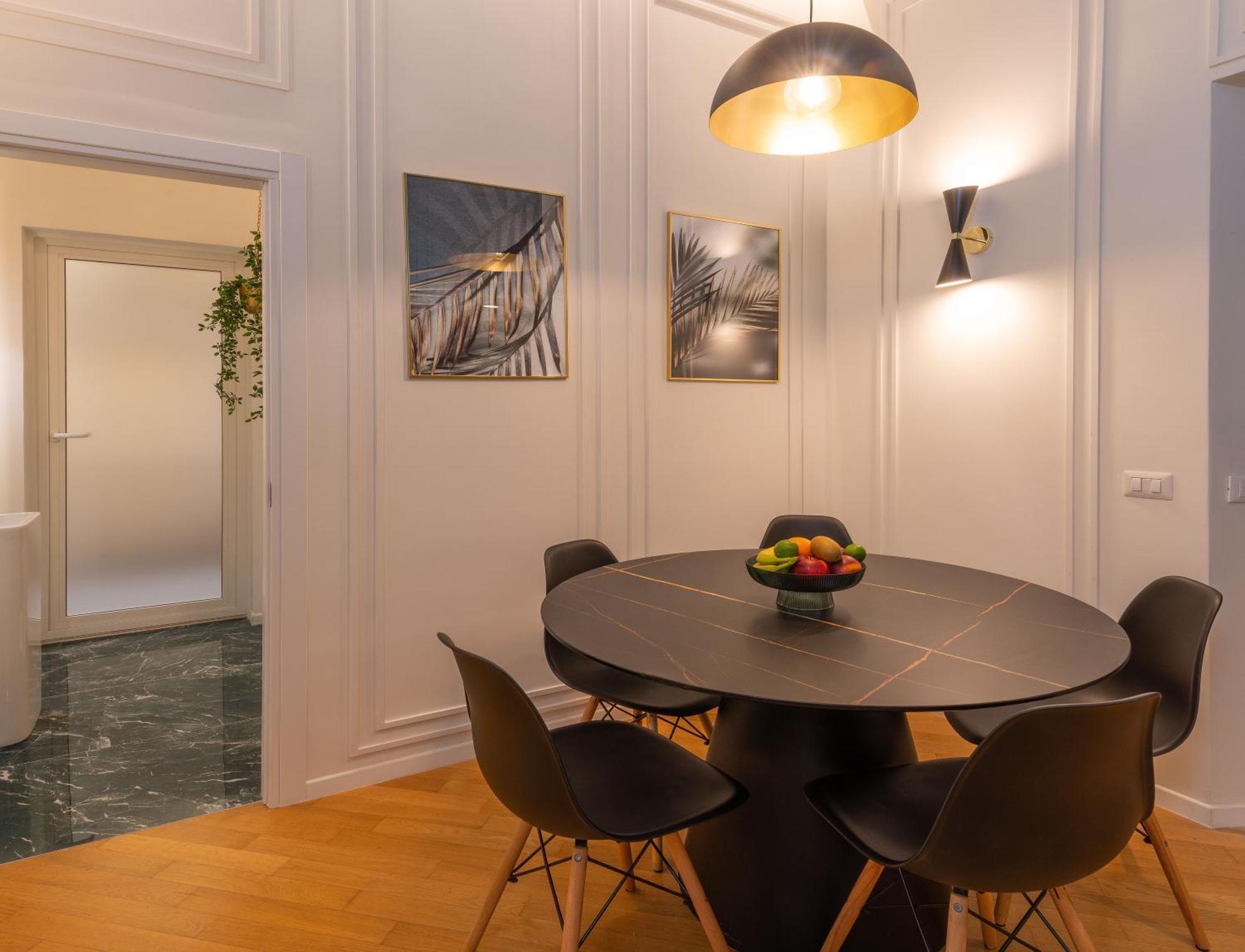Colosseo Flats And Penthouse