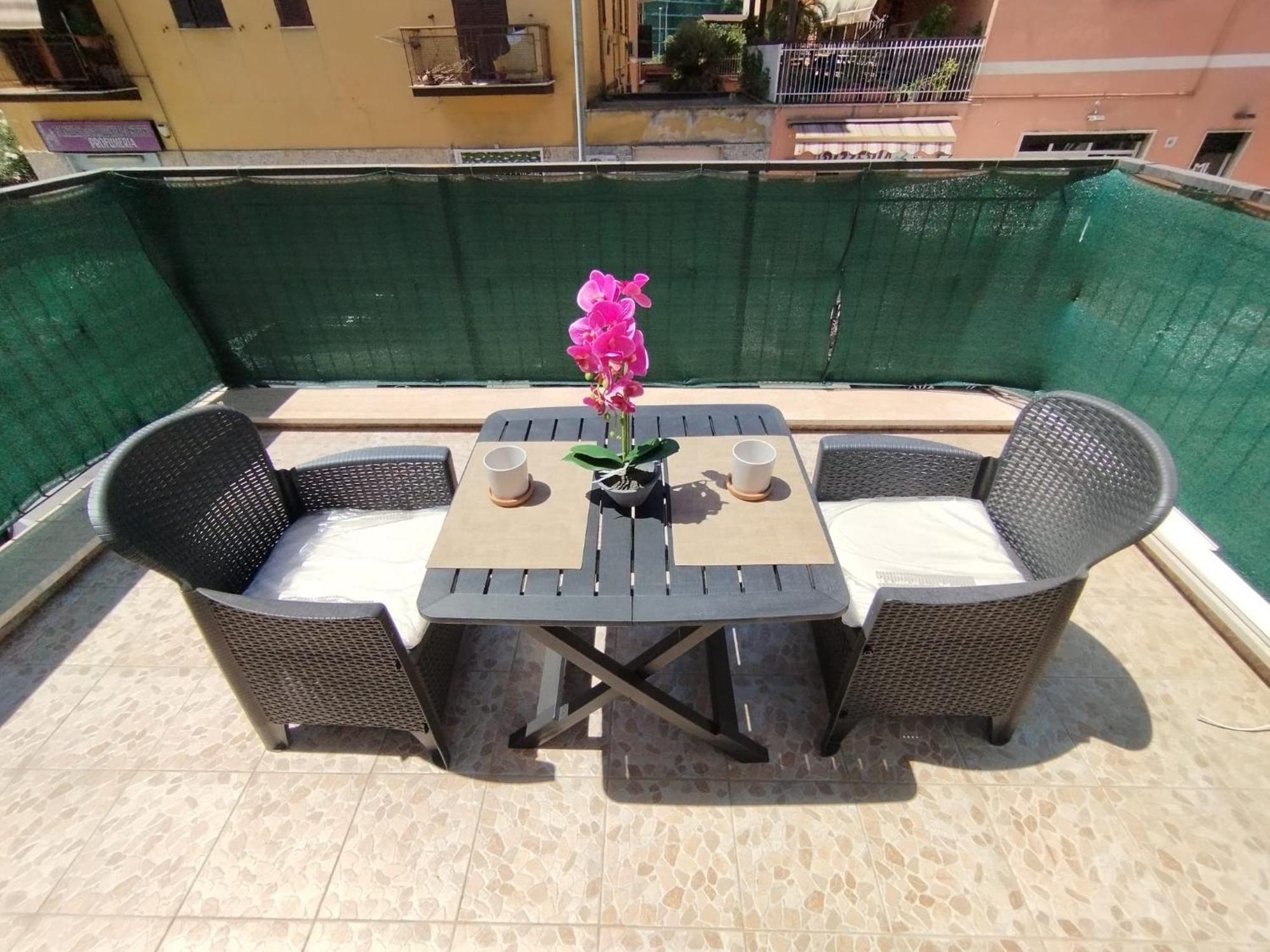 Bilocale Indipendente Con Terrazzo Esclusivo A Due Passi Dalla Metro Di *