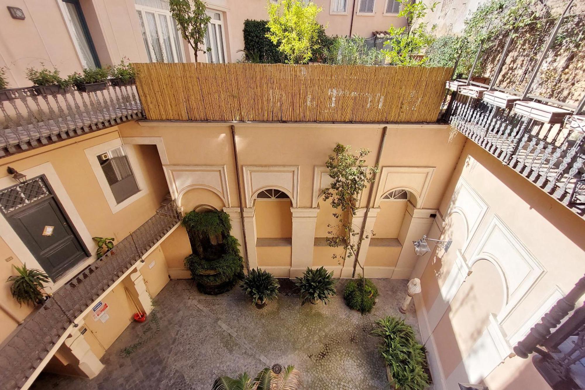 Monti Rome