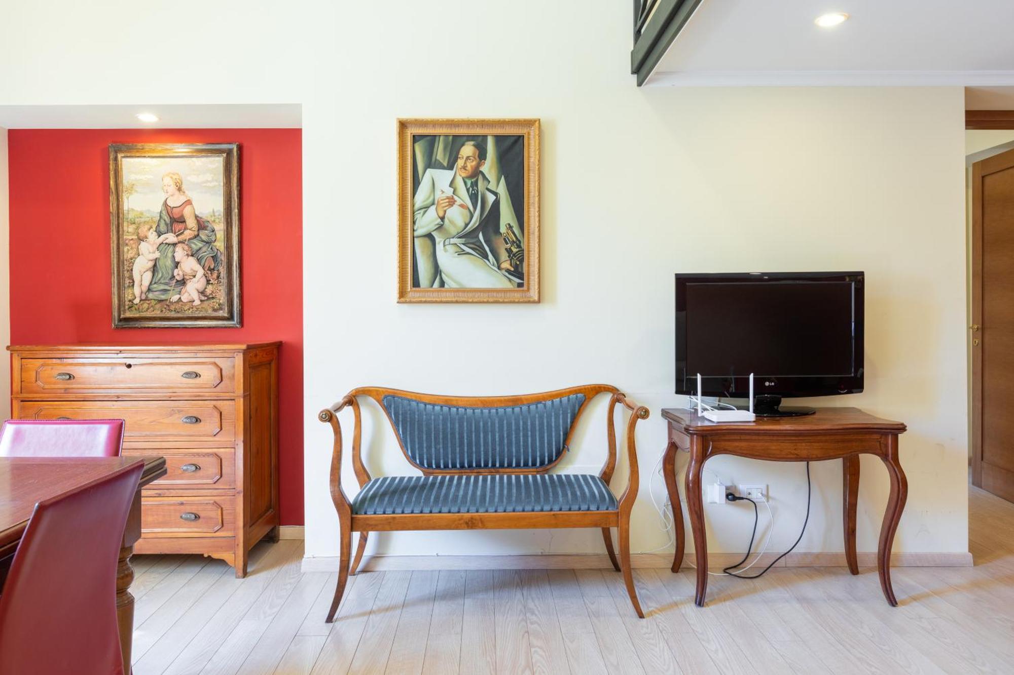Elegant In Apartment Rome