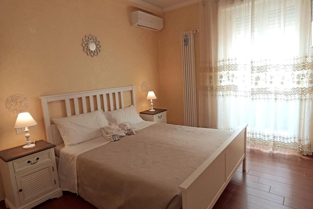 Cinecitta - 50 Meters From Subway Line A Appartamento Roma