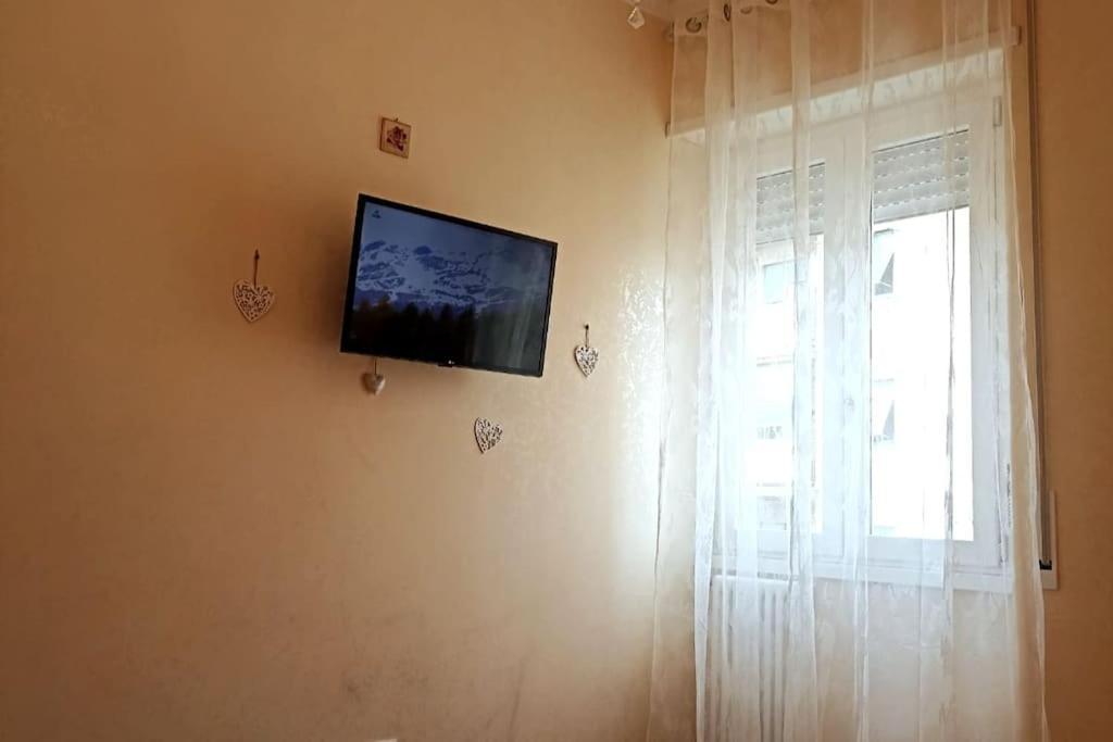 Appartamento Cinecitta - 50 Meters From Subway Line A Roma