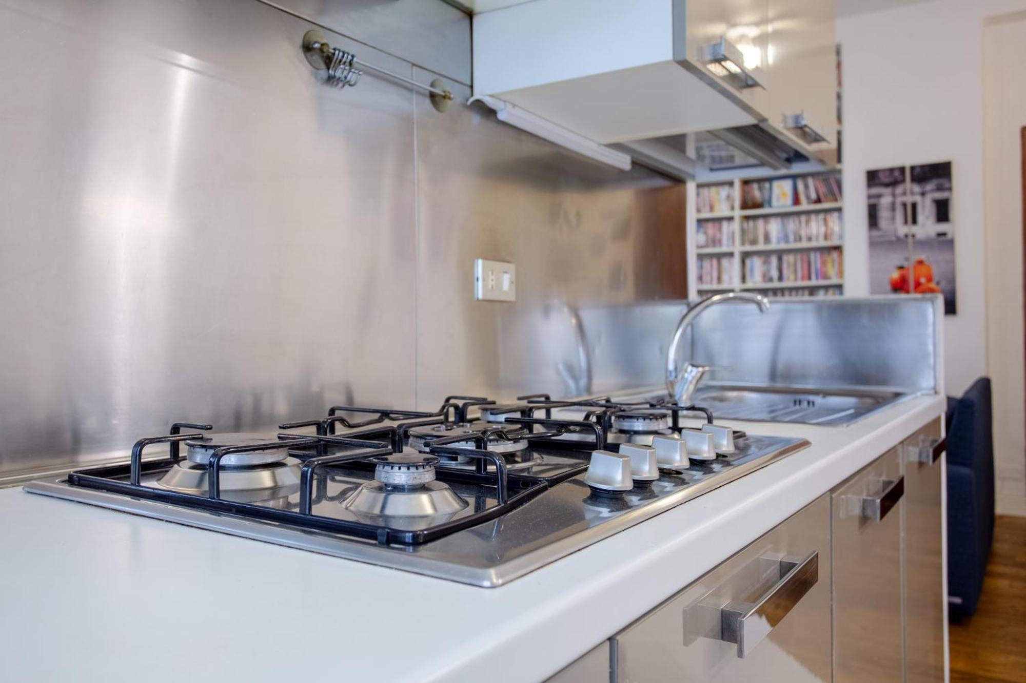 Comfortable In A Strategic Position Apartment