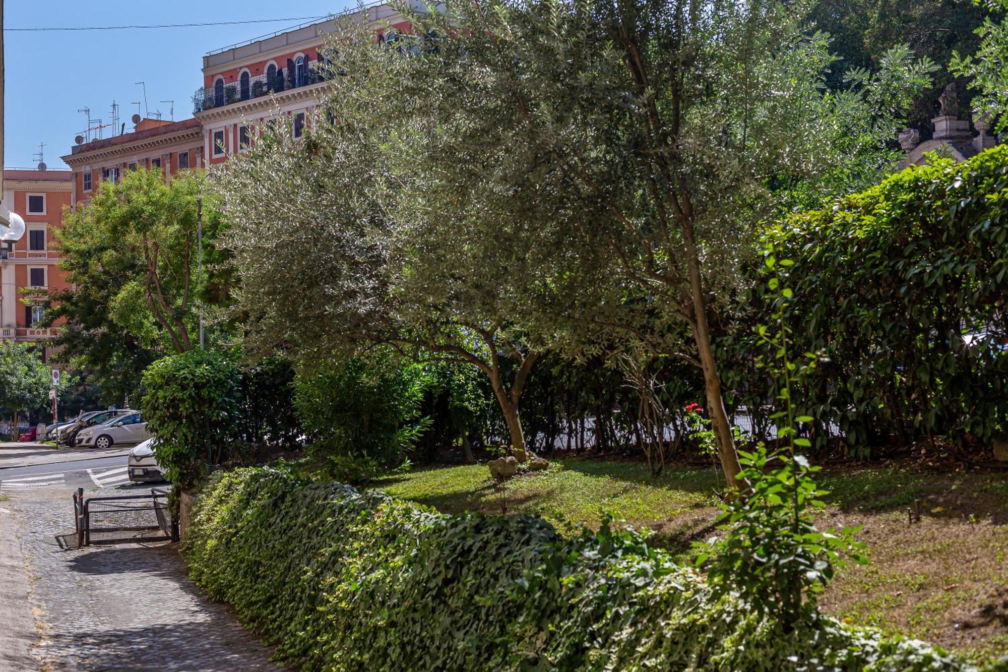 Iflat Peaceful And Intimate Refuge In Trastevere *