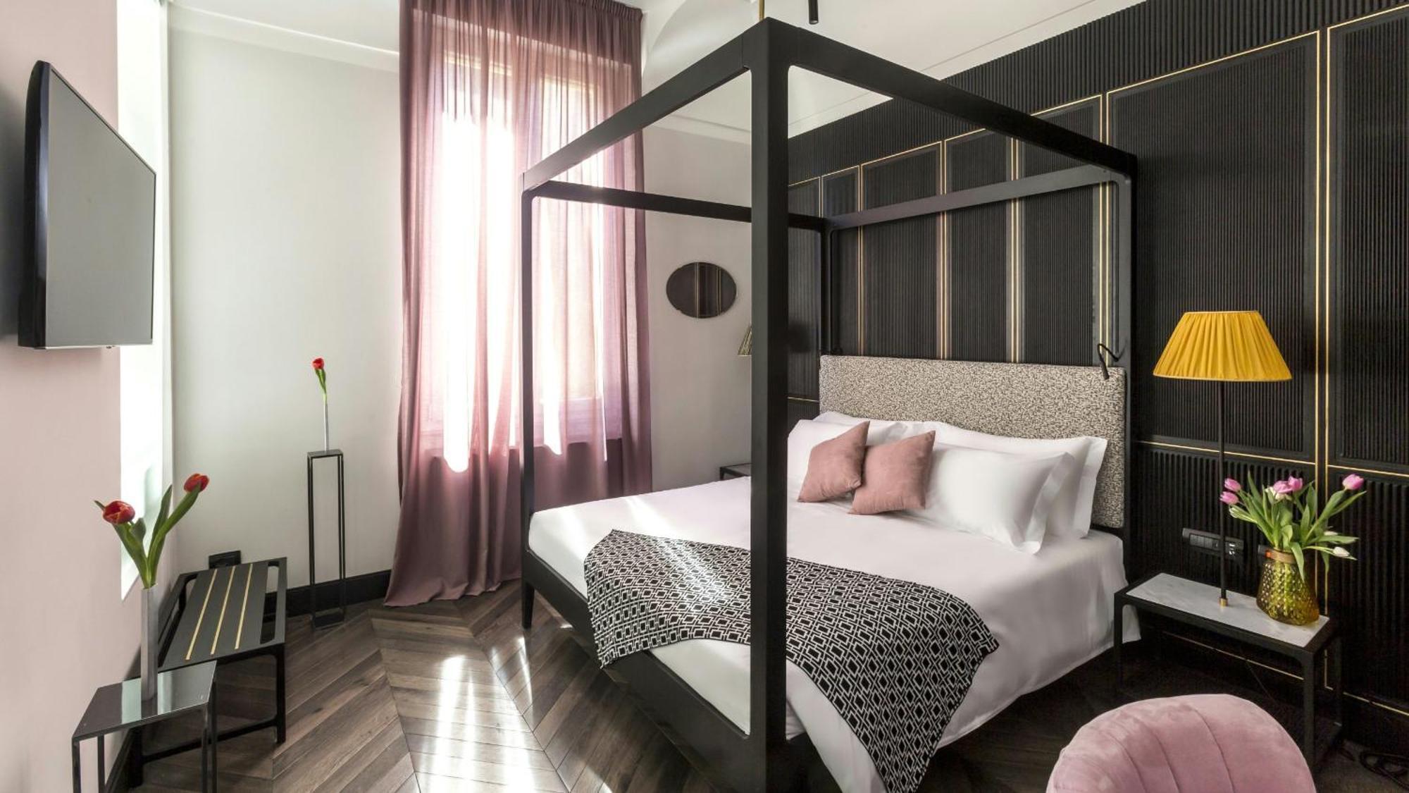 The H'all Tailor Hotel