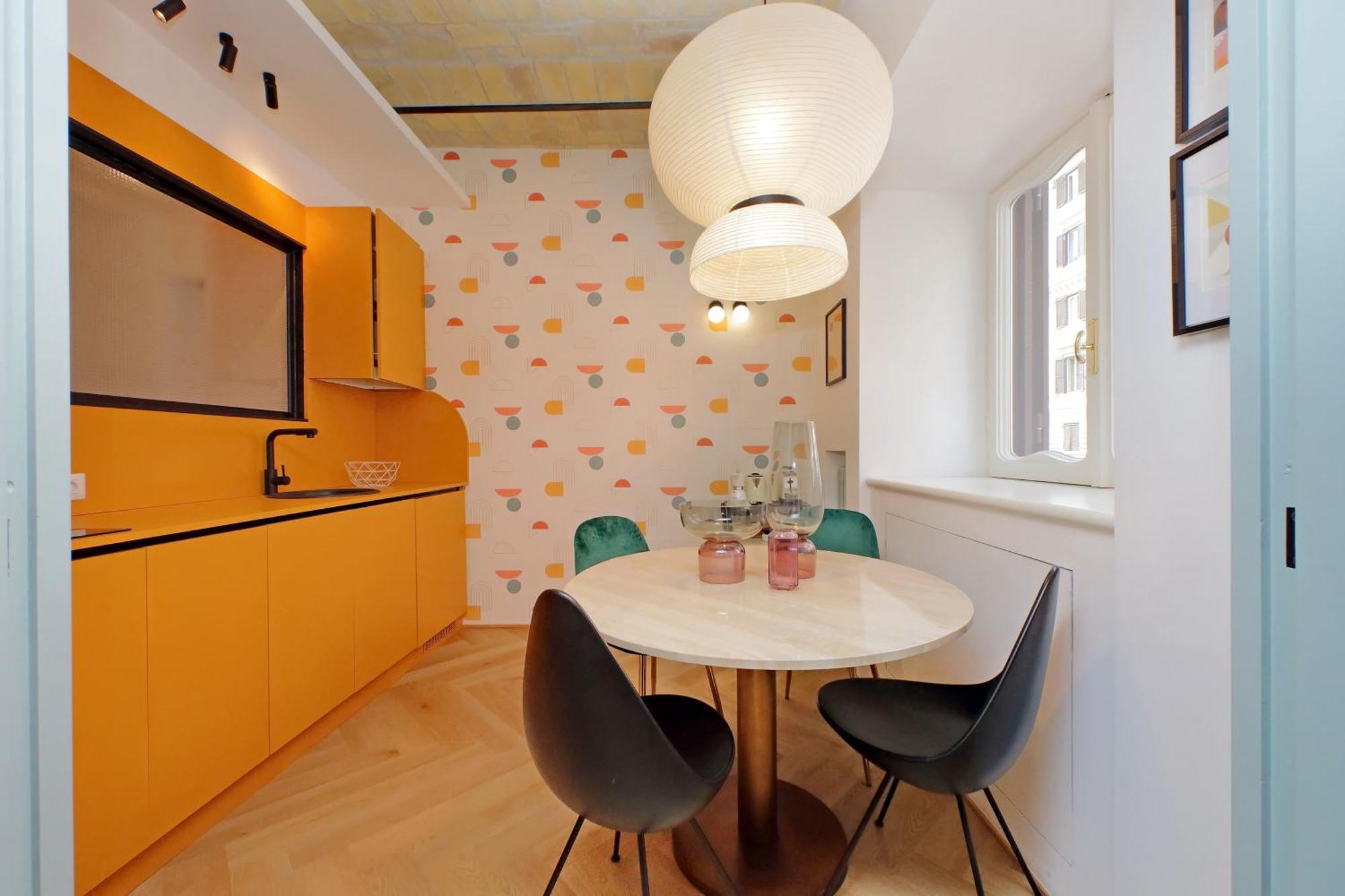 Ych-colorful And Classy Near Fori Imperiali * Rome