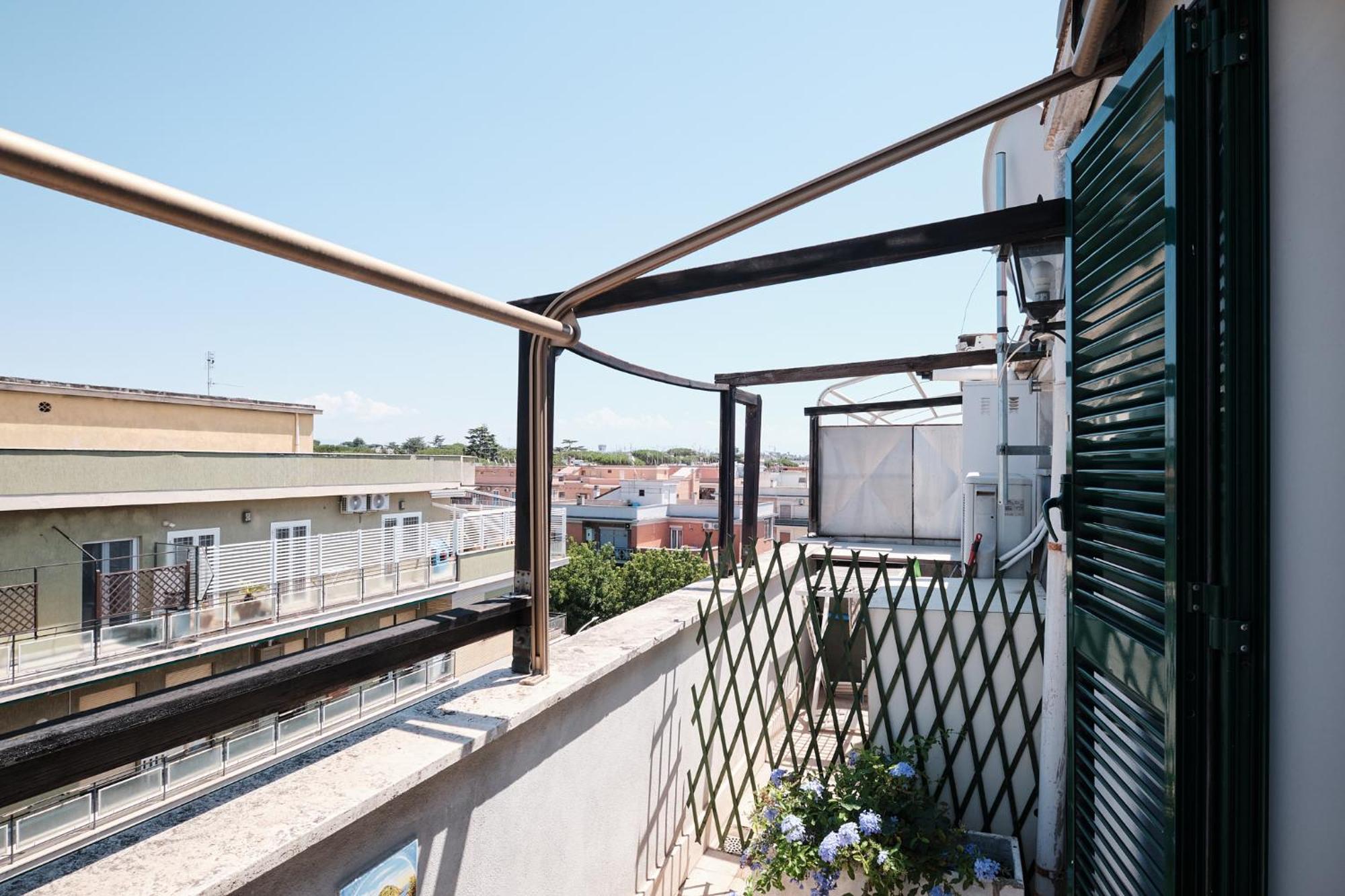 Hospital Gemelli - Metro Battistini Con Wi-fi E A-c *