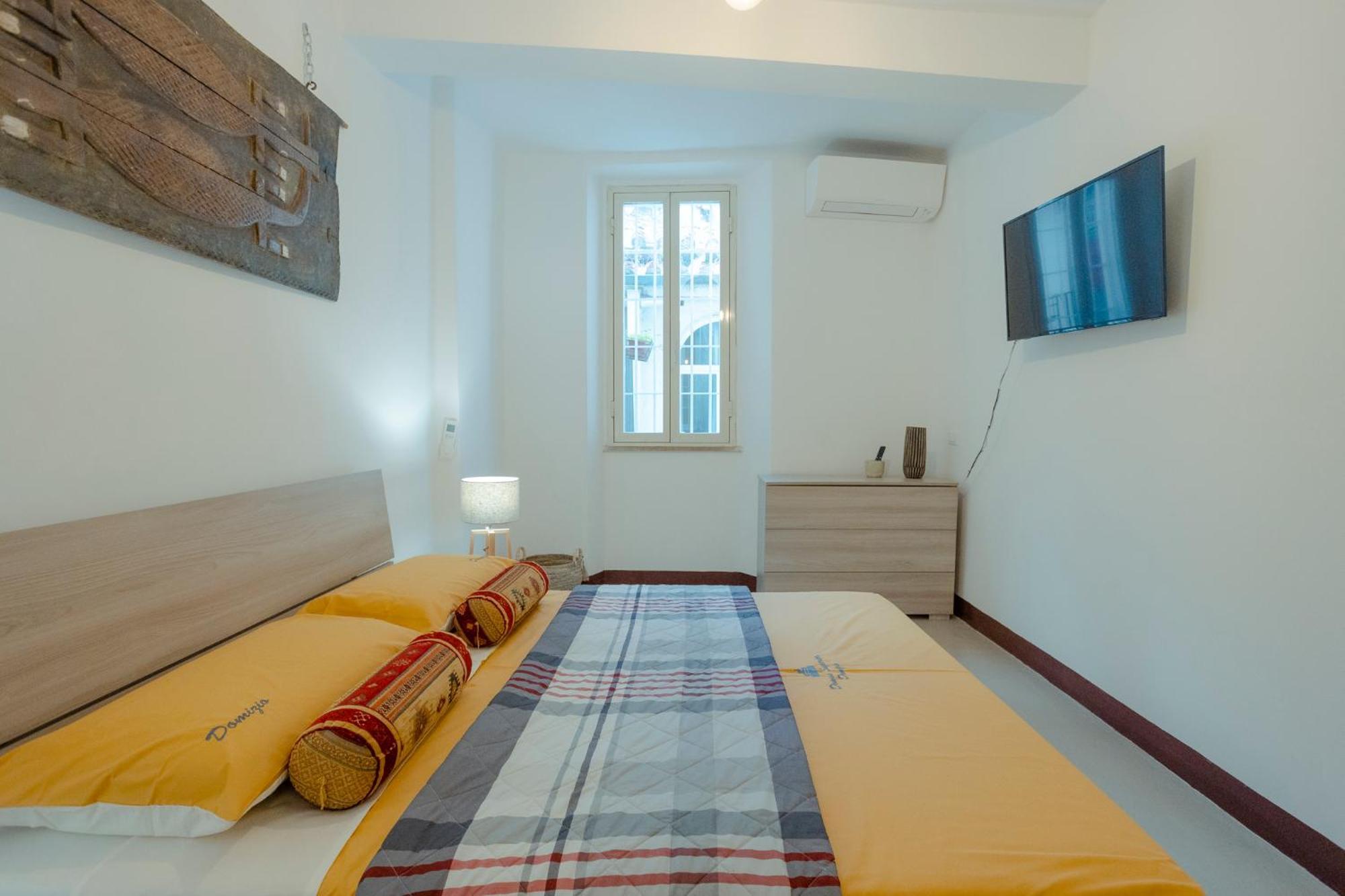 Domus Superior Domizio - Pantheon Apartment Rome