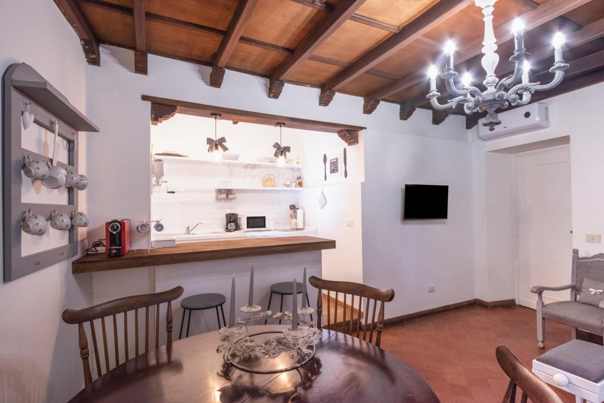 Sweet Arco Farnese Apartment