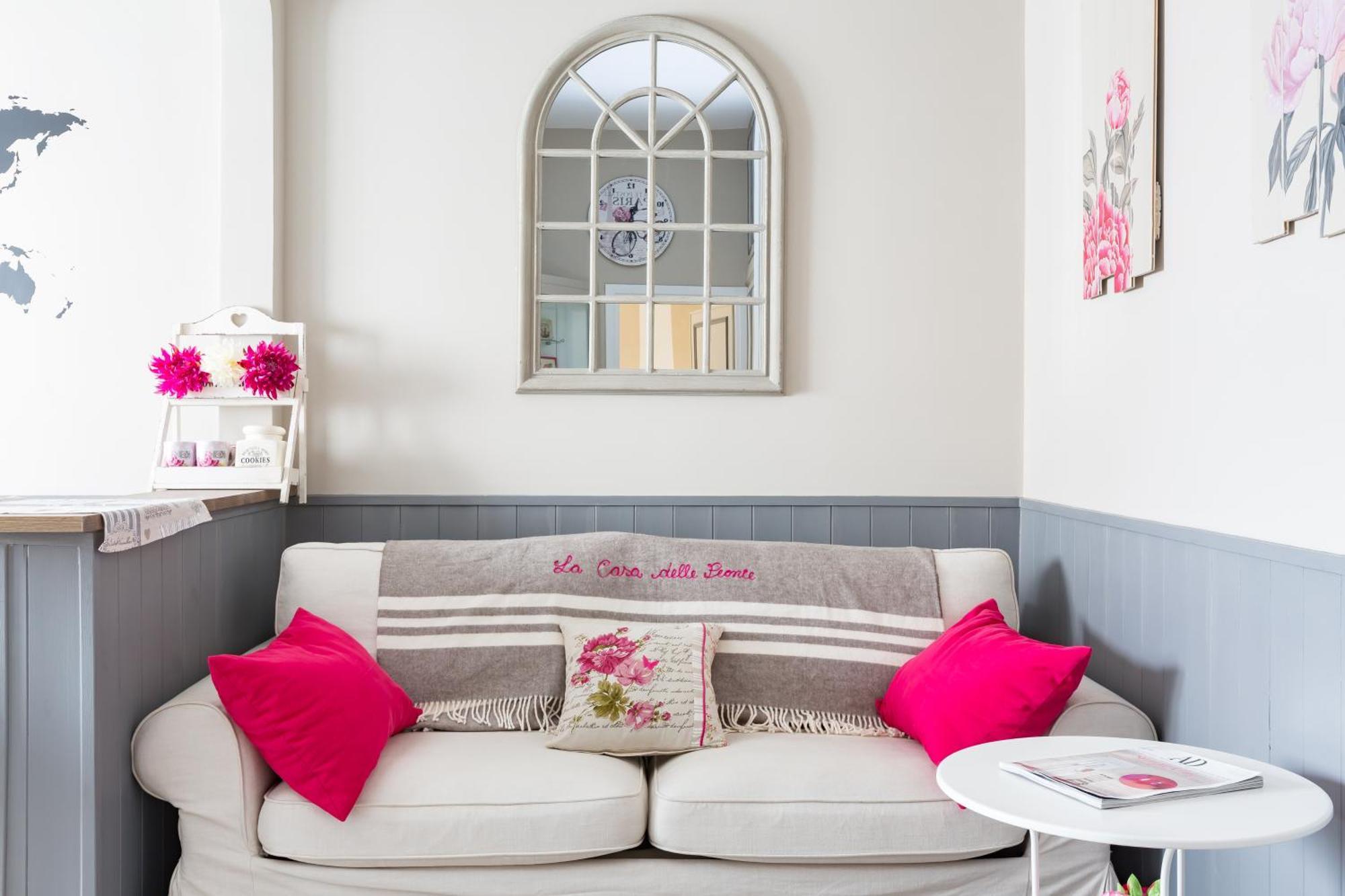Peonies House Quiet Flat Overlooking