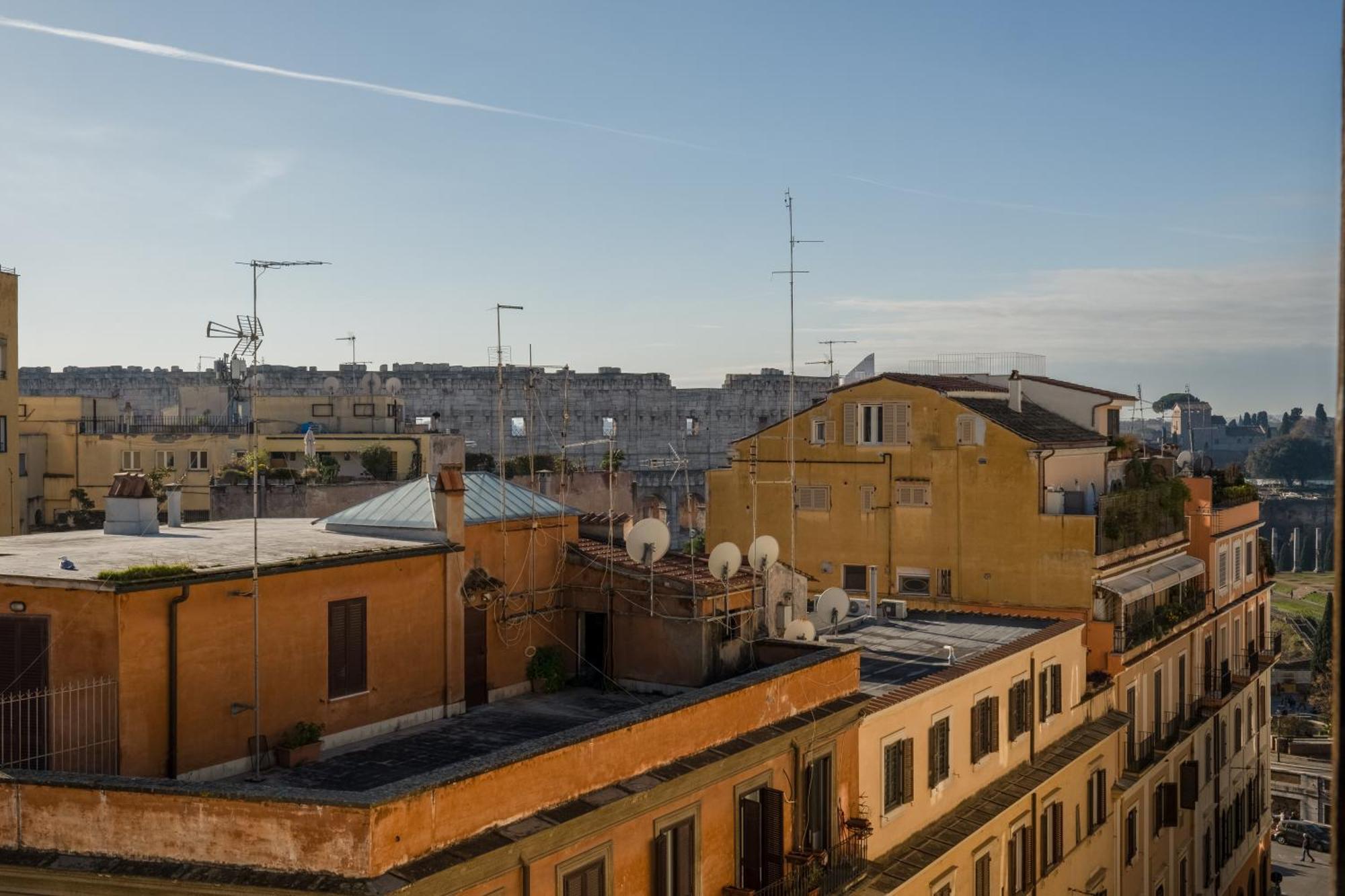Colosseo Flats And Penthouse Apartment