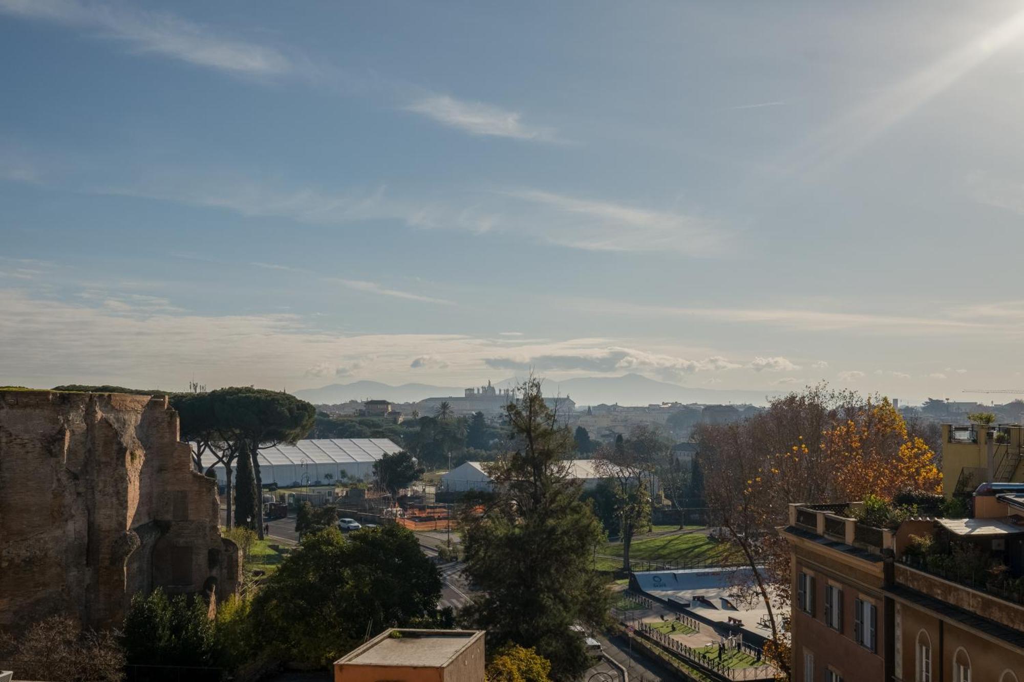 Colosseo Flats And Penthouse Apartment